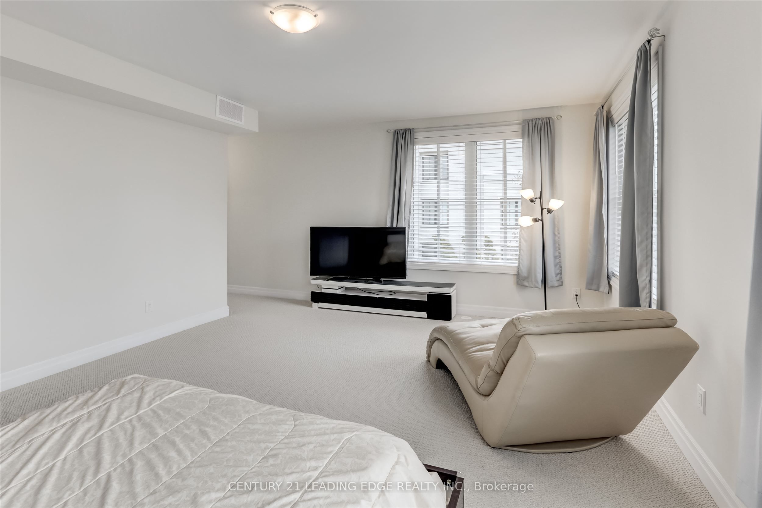 1180 Cawthra Road 106 Property Photo 14