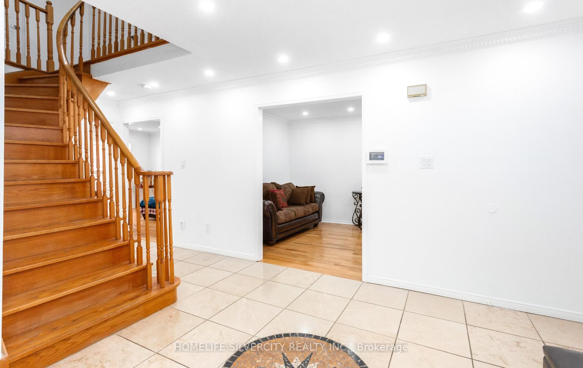 303 Hickory Circle Property Photo 8