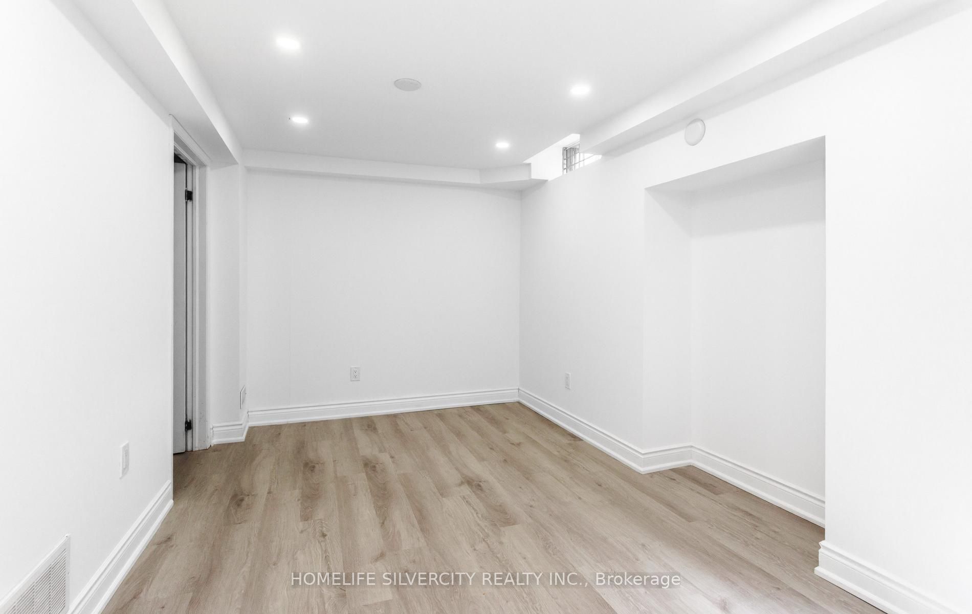303 Hickory Circle Property Photo 40