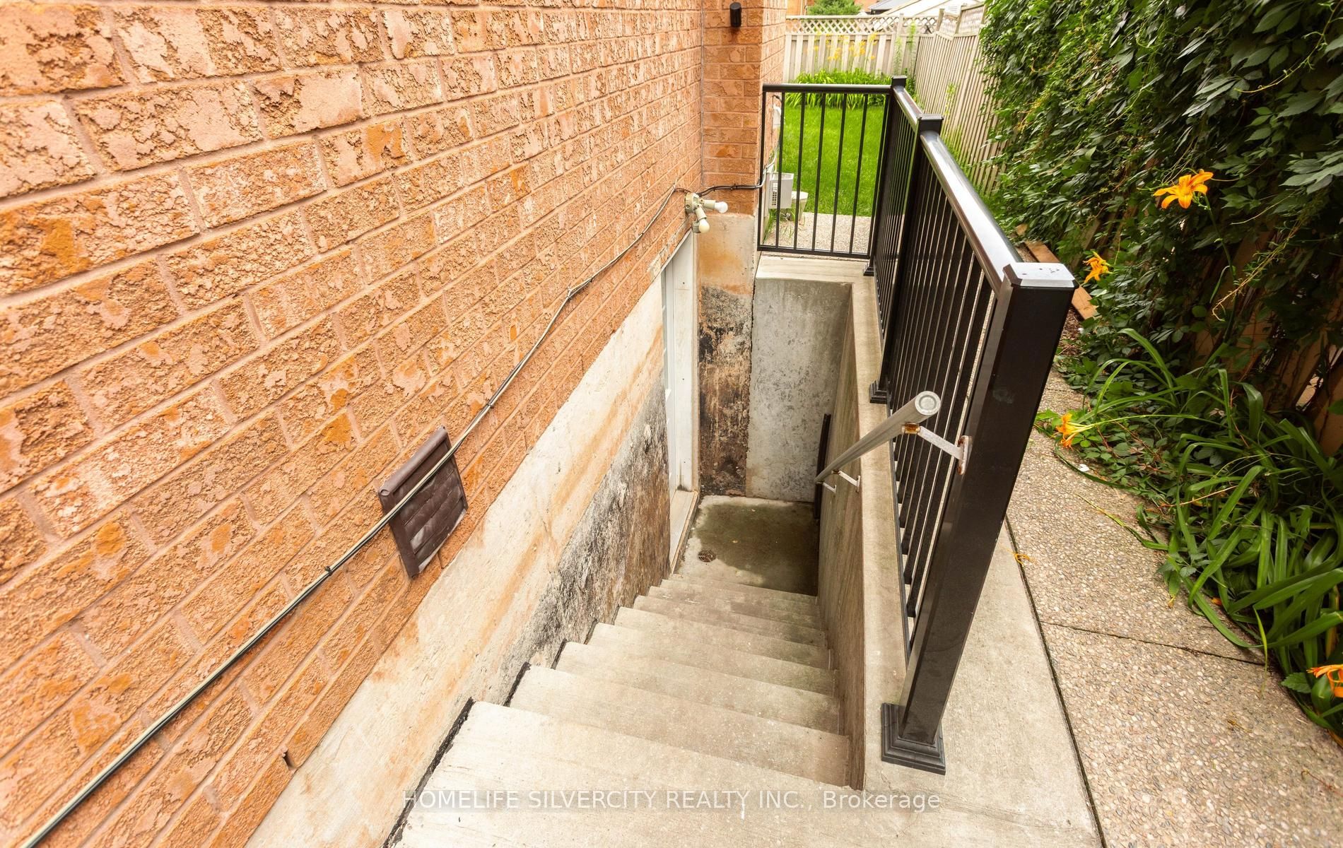303 Hickory Circle Property Photo 44