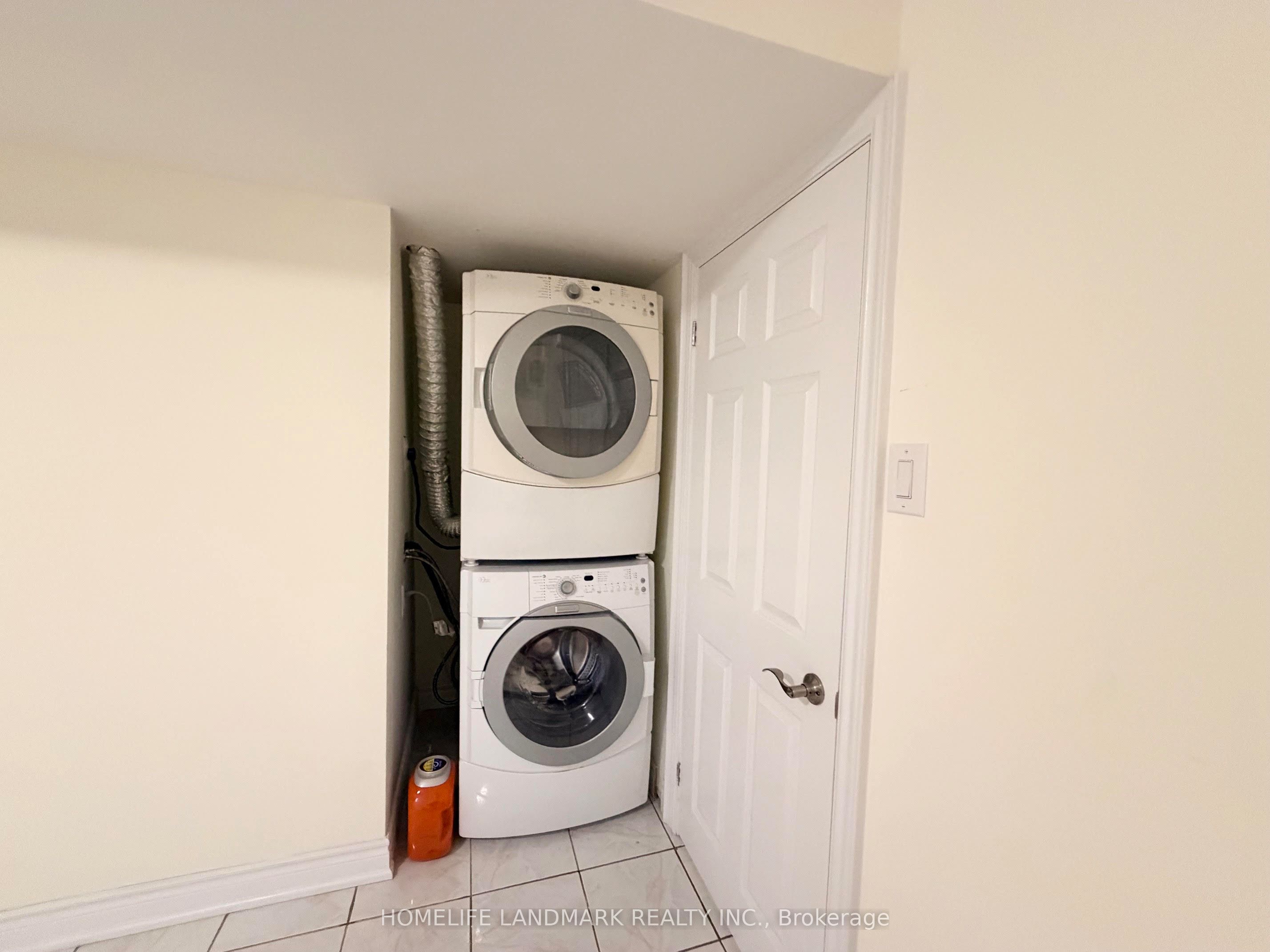 2587 Credit Valley Road Property Photo 6