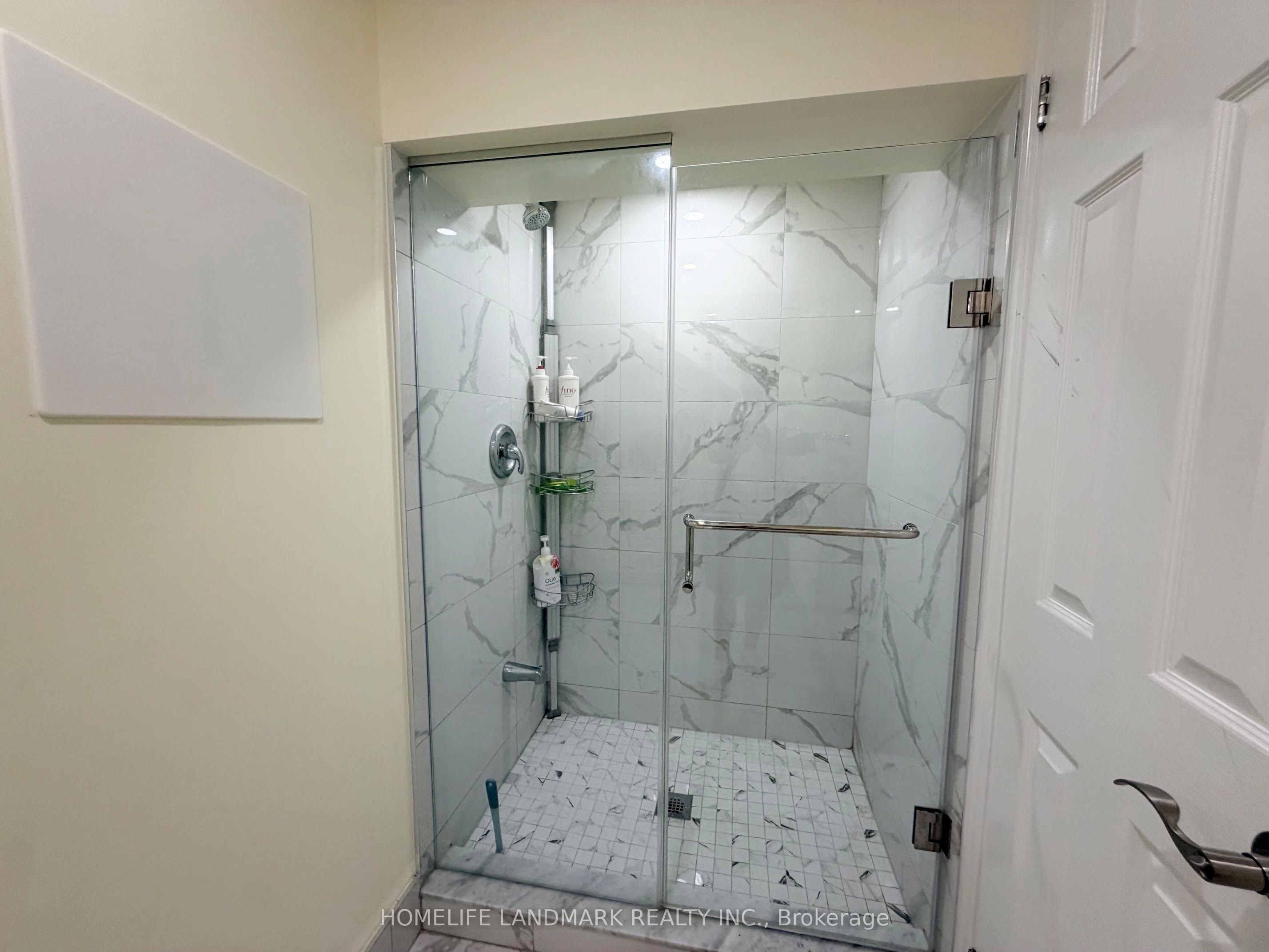 2587 Credit Valley Road Property Photo 8
