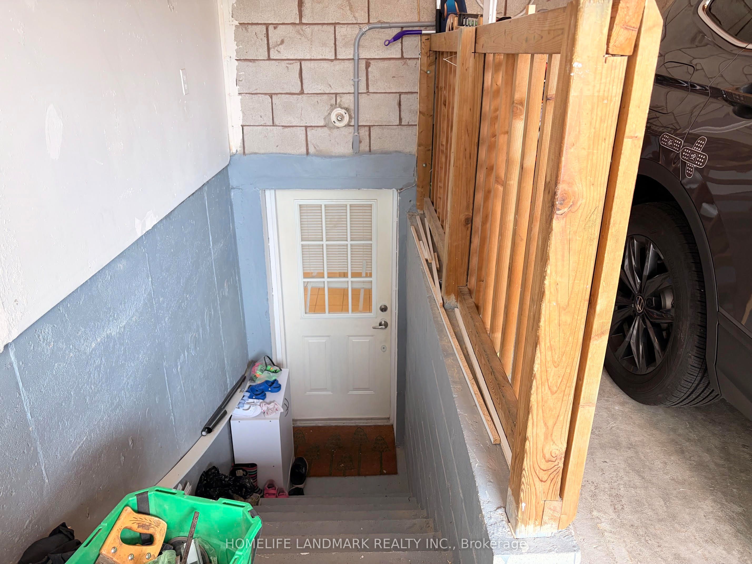 2587 Credit Valley Road Property Photo 10