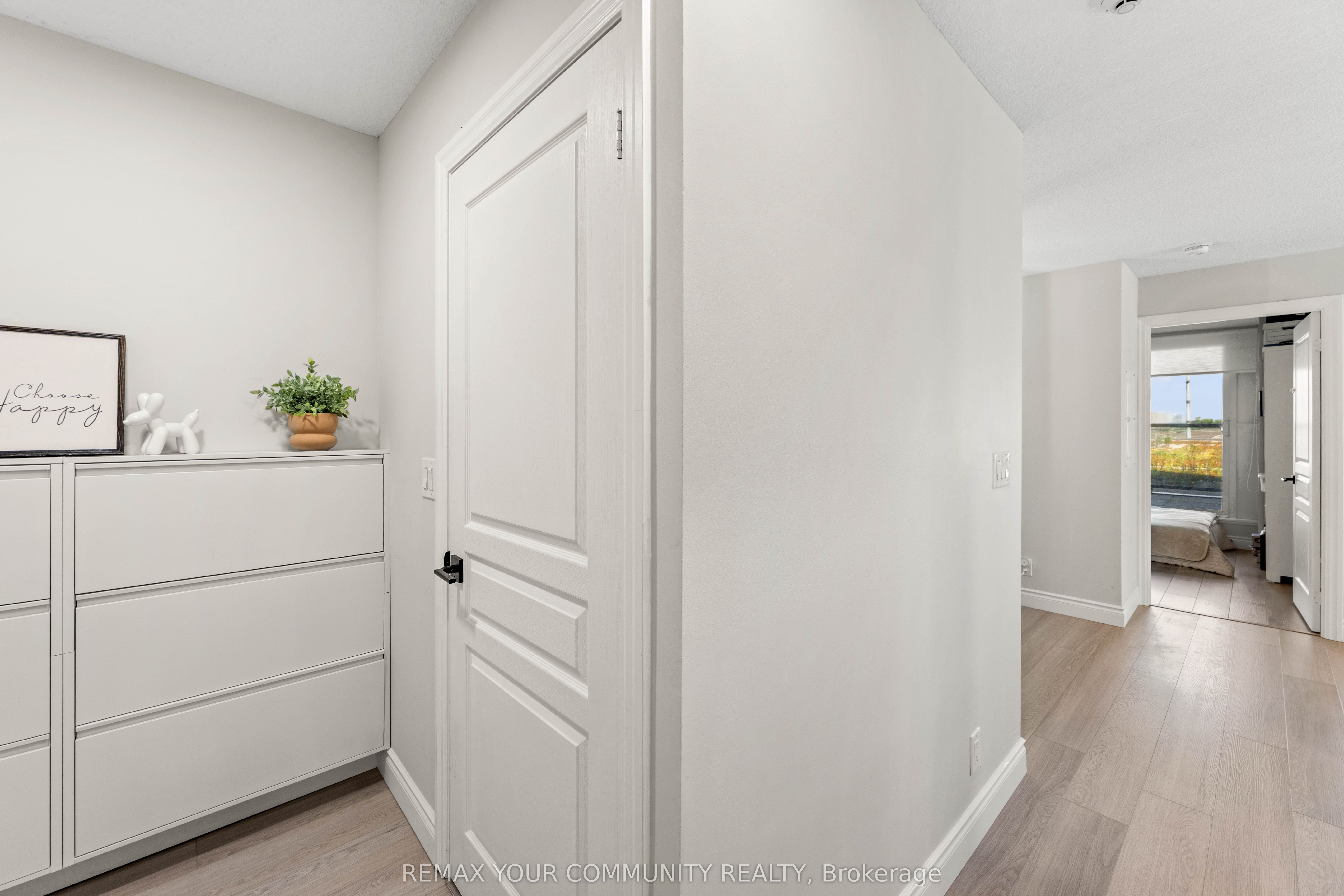 1940 Ironstone Drive 609 Property Photo 6