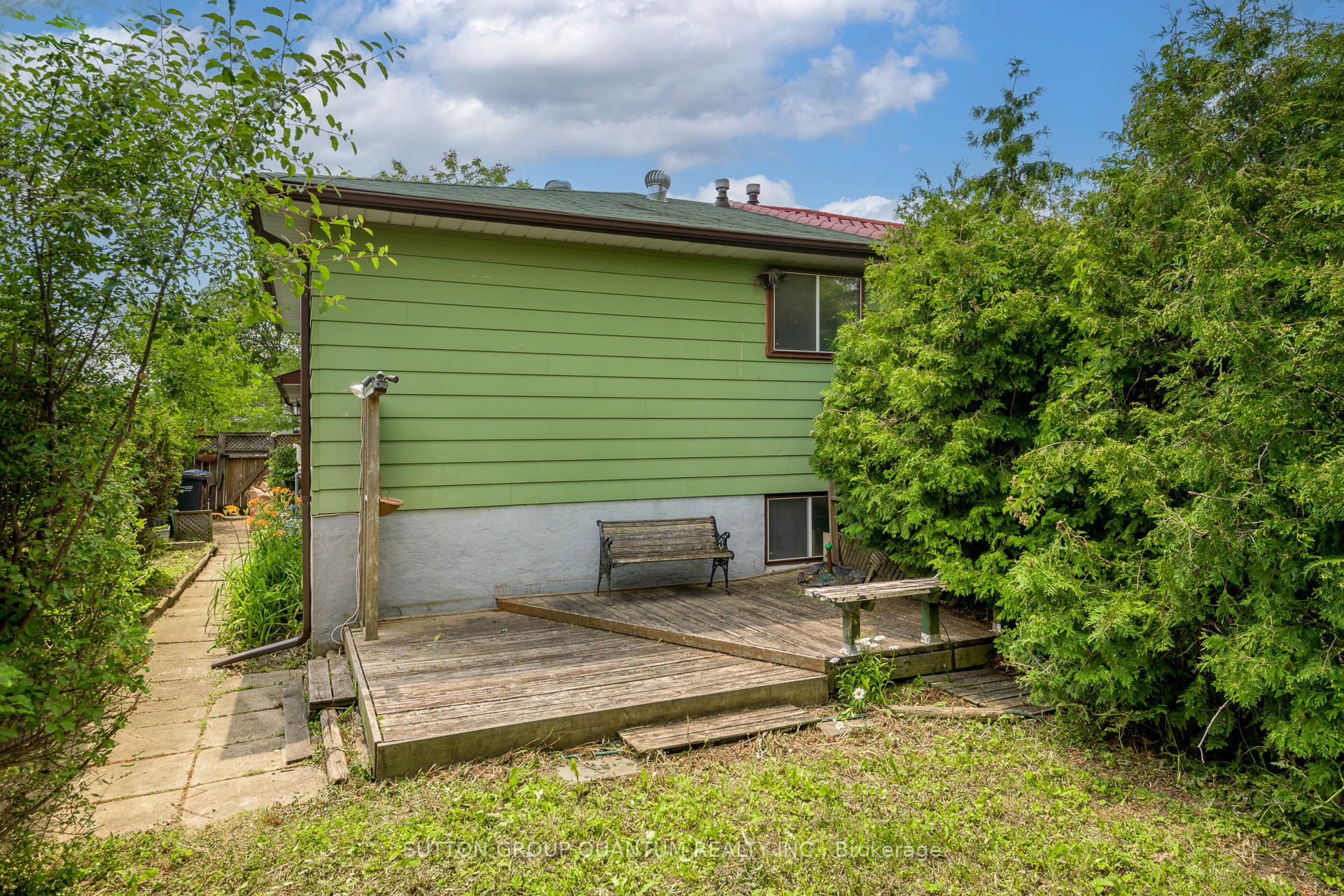754 Eaglemount Crescent Property Photo 41