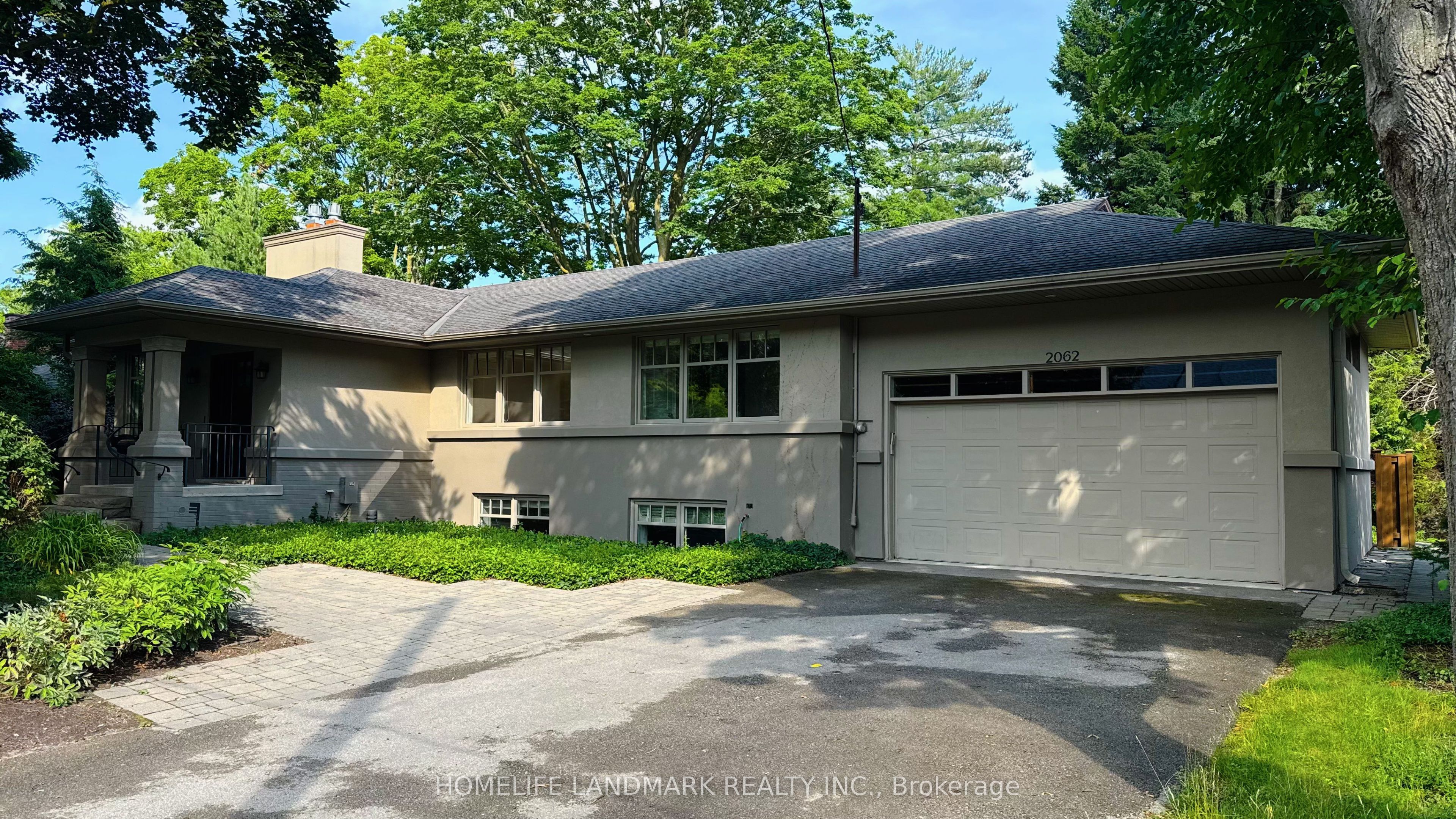 2062 Glenforest Crescent Property Photo 1