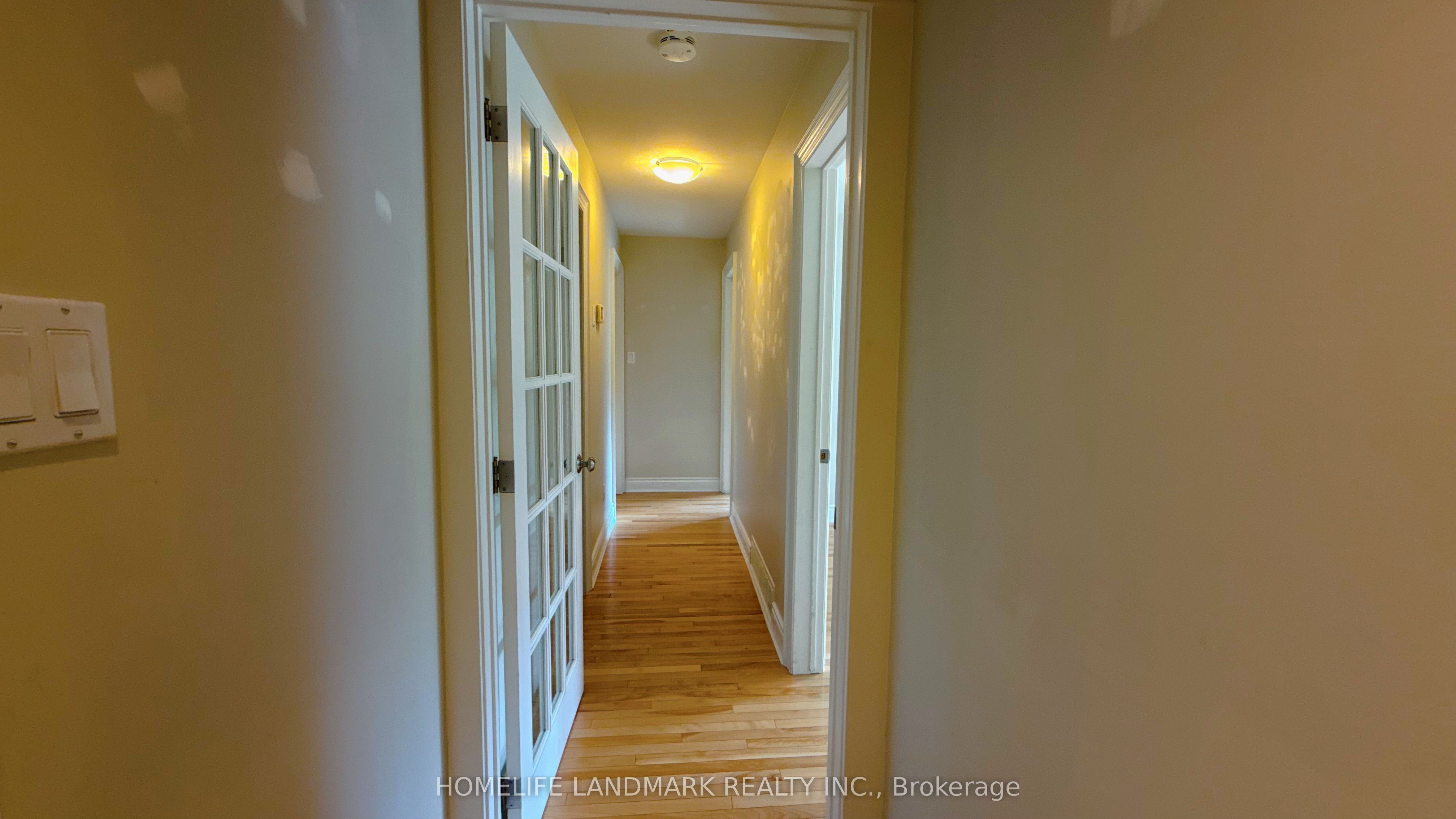 2062 Glenforest Crescent Property Photo 8