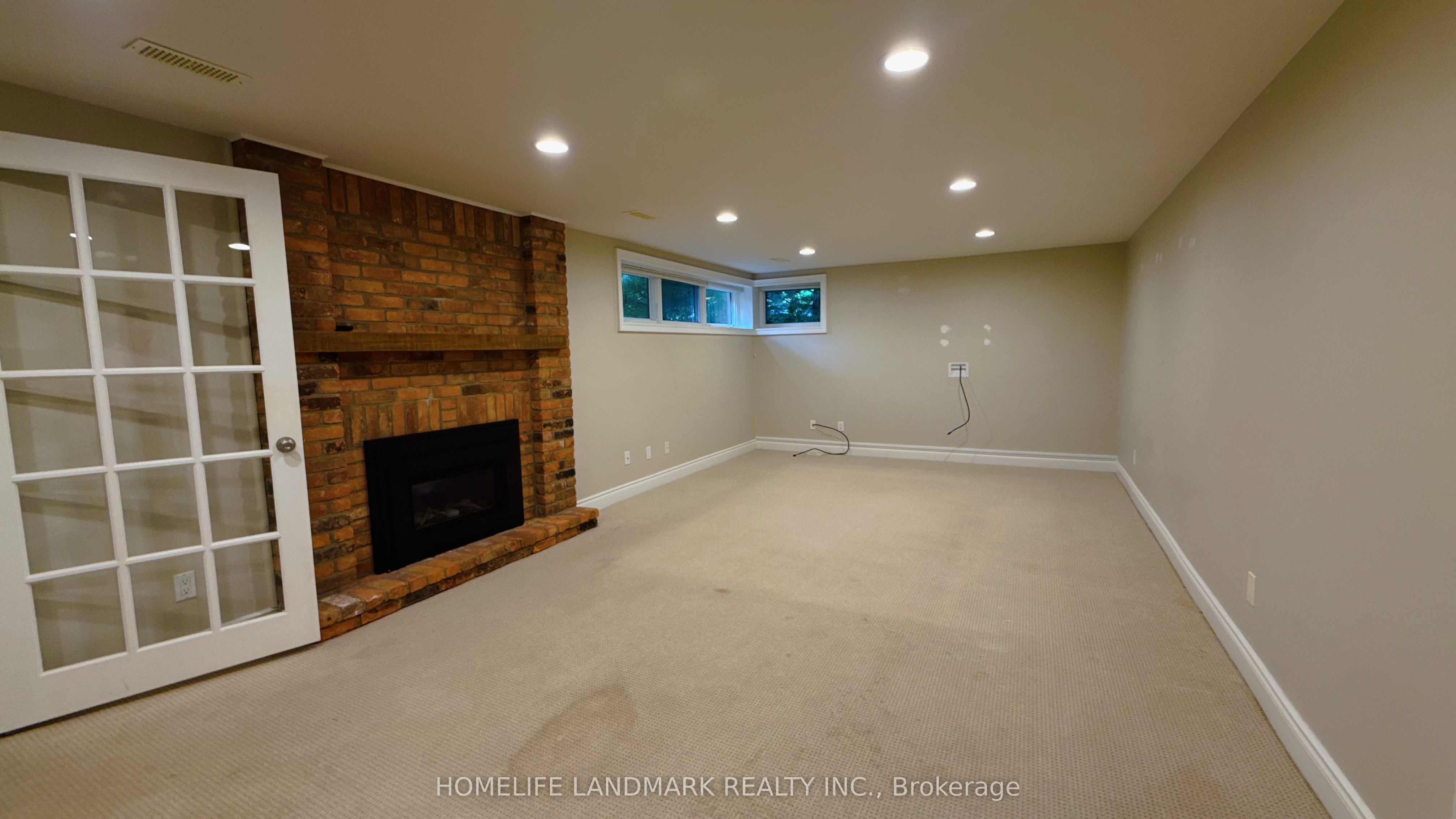 2062 Glenforest Crescent Property Photo 13