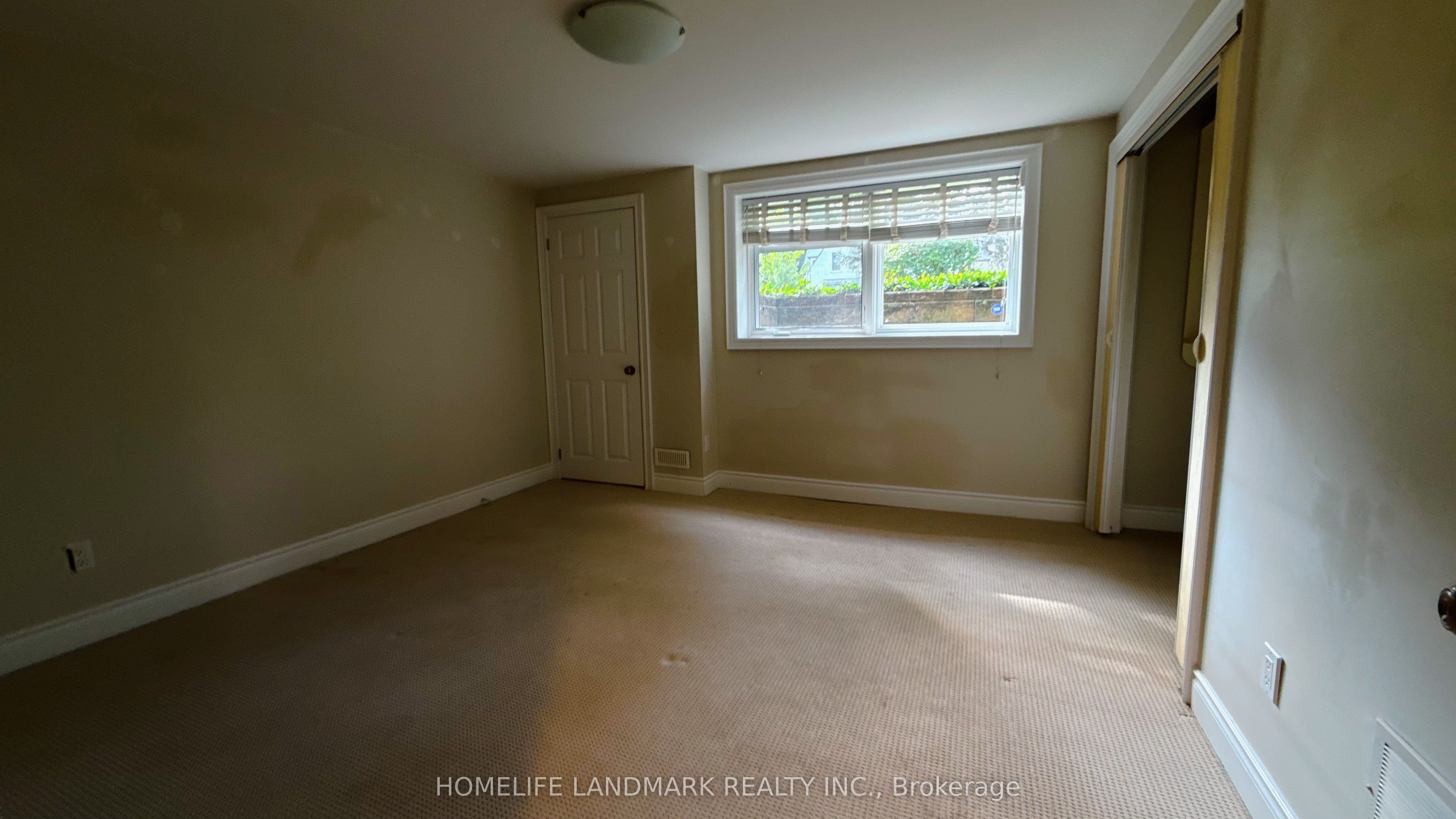 2062 Glenforest Crescent Property Photo 16