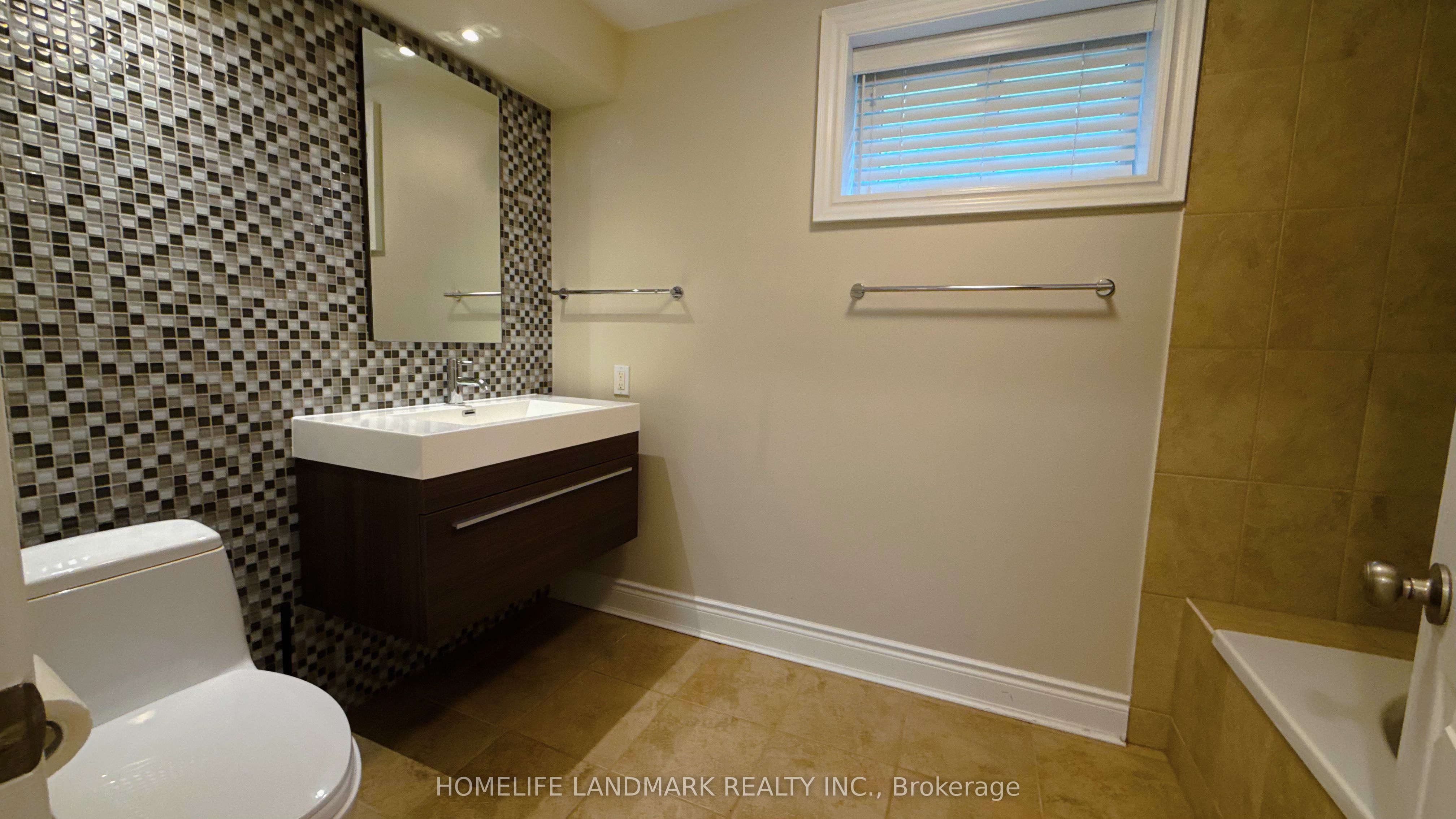 2062 Glenforest Crescent Property Photo 17