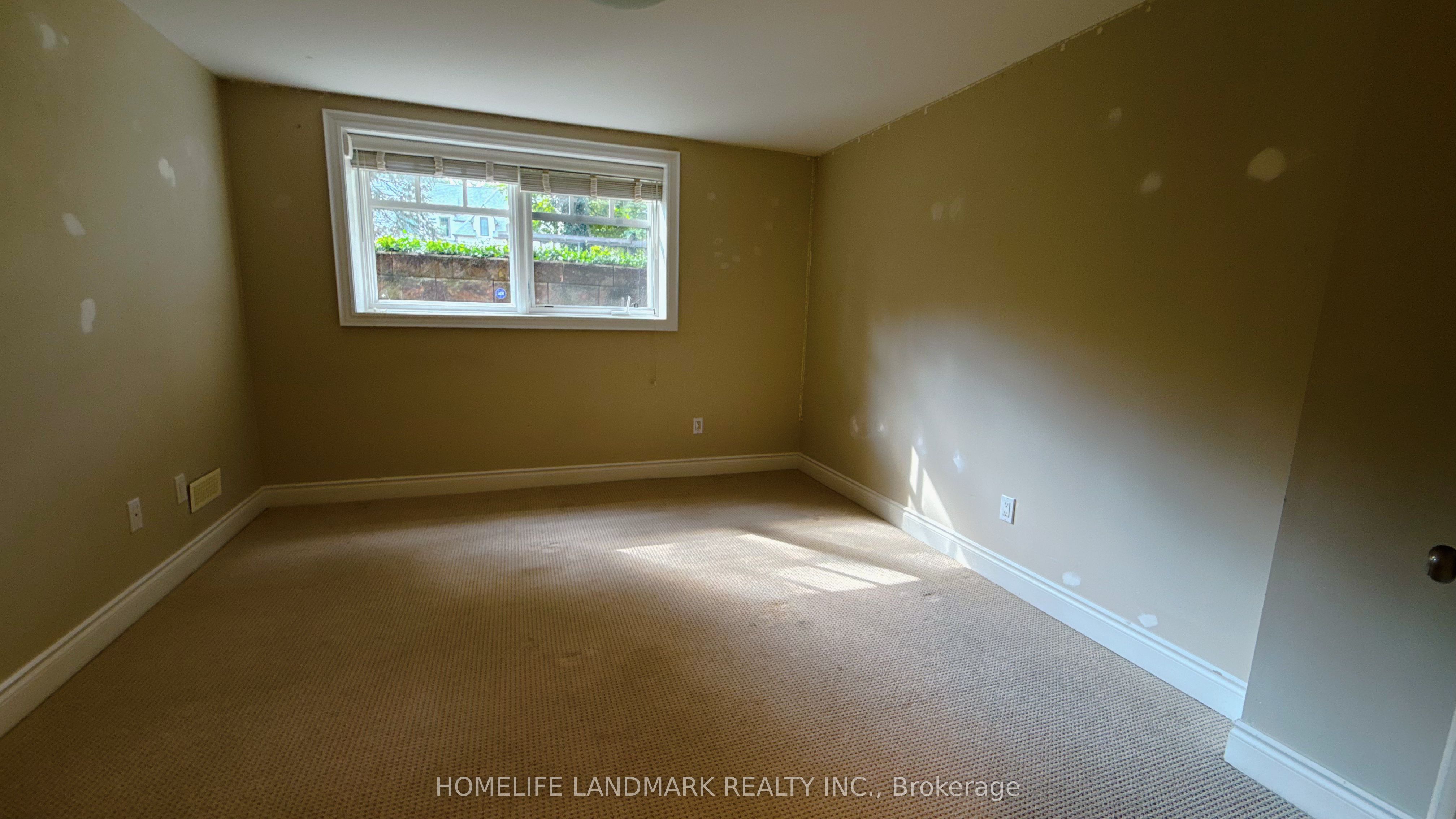 2062 Glenforest Crescent Property Photo 18