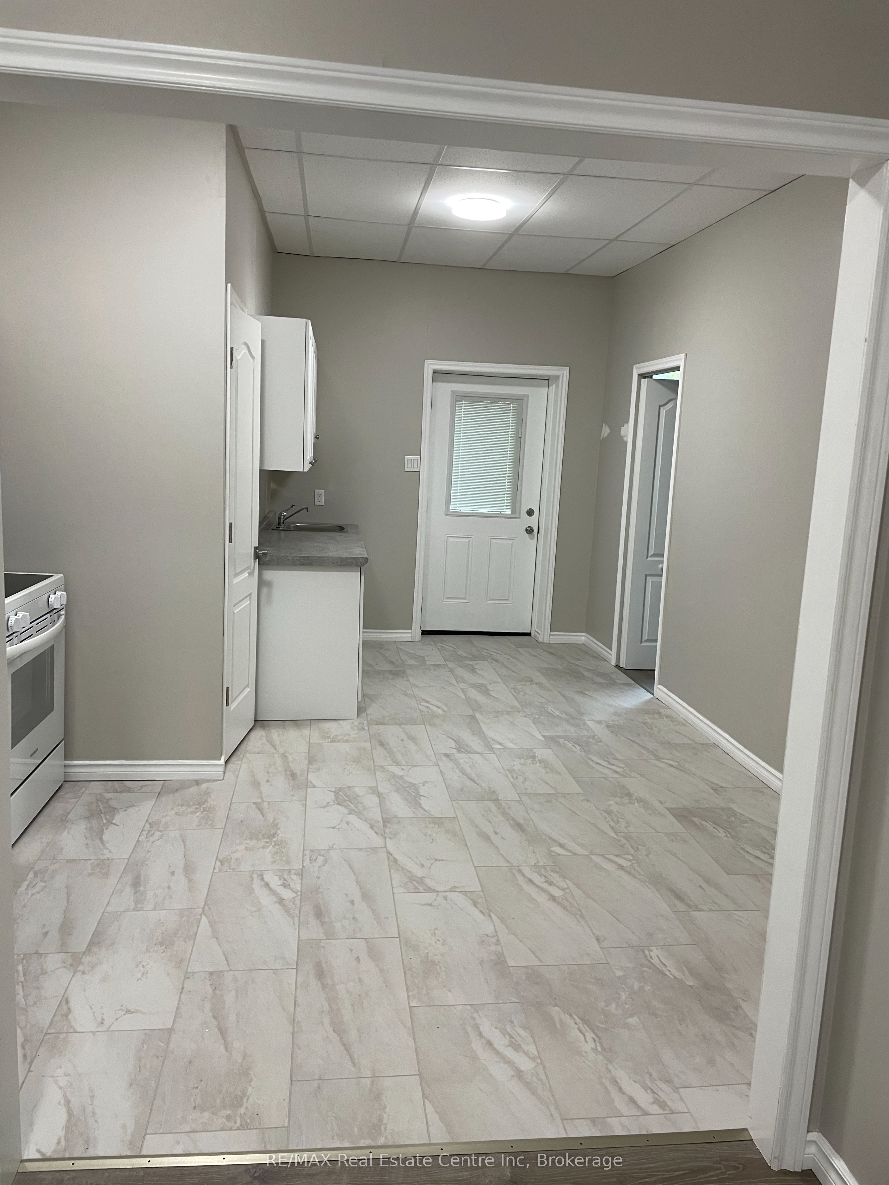 25 Commercial Street Property Photo 8