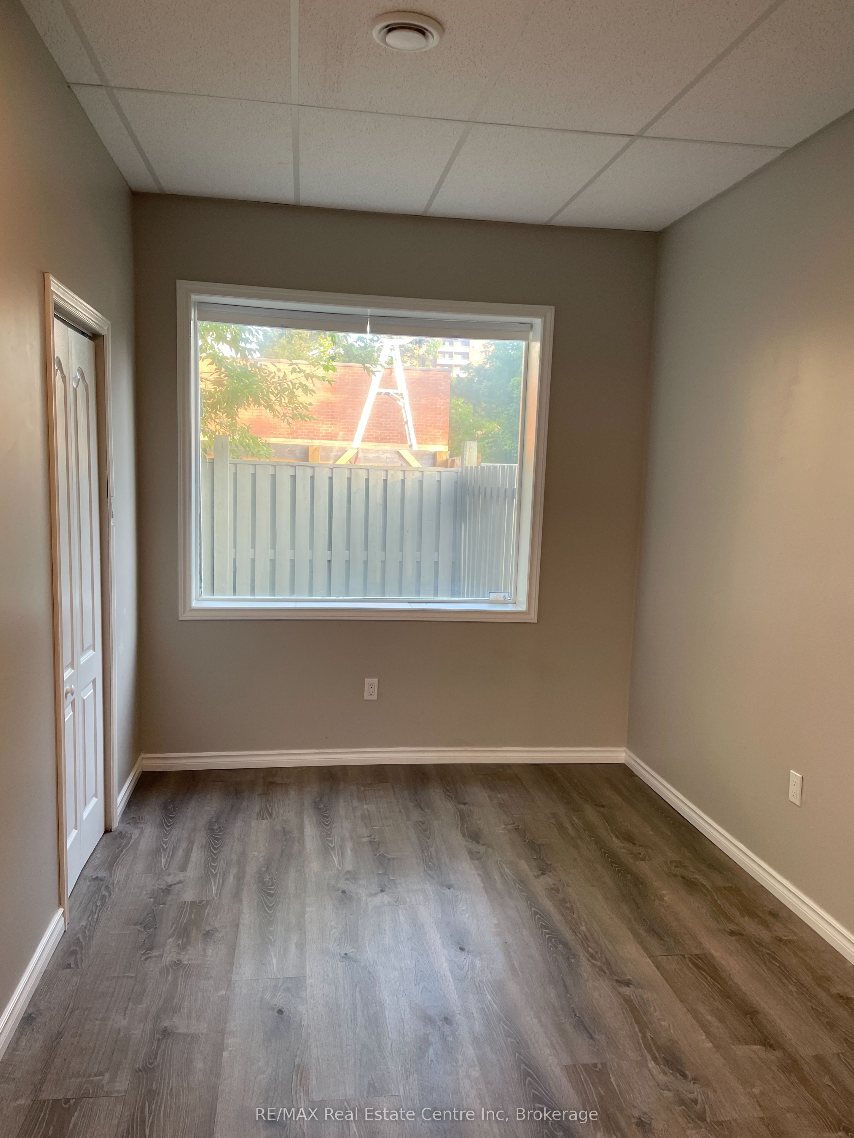 25 Commercial Street Property Photo 13