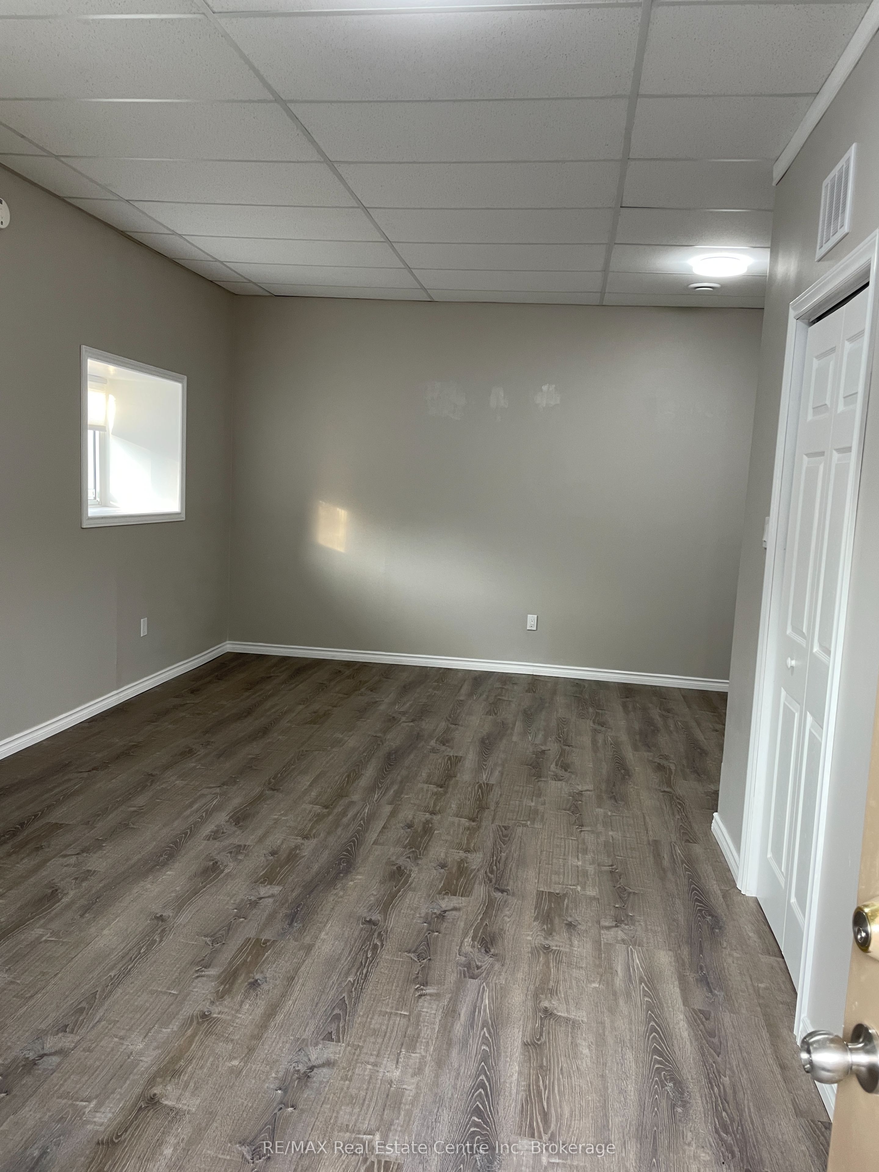 25 Commercial Street Property Photo 14