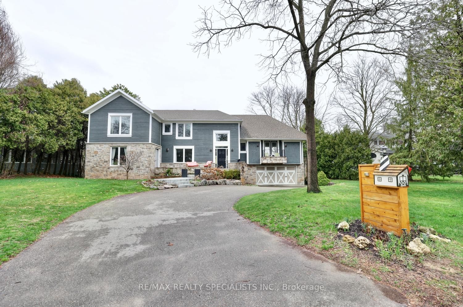 1301 Gatehouse Drive Property Photo 3