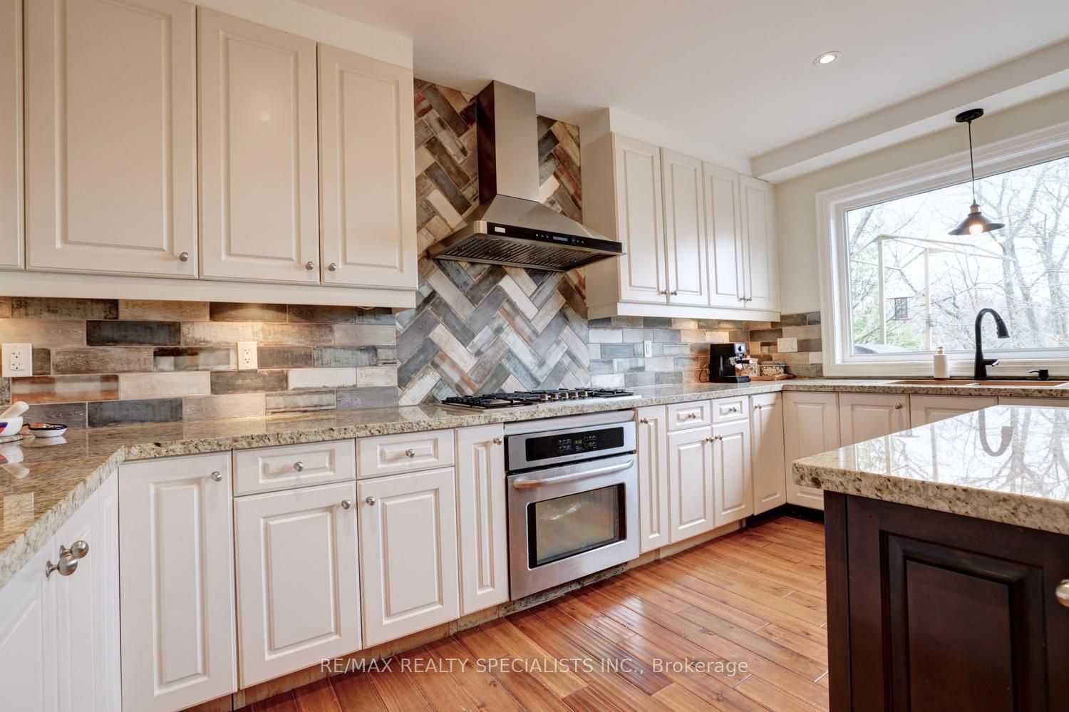 1301 Gatehouse Drive Property Photo 14