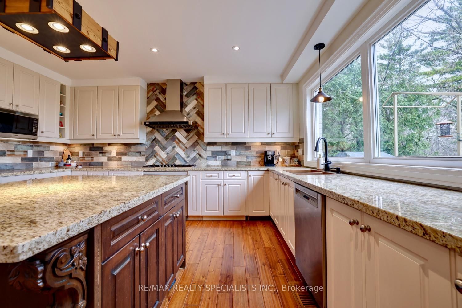 1301 Gatehouse Drive Property Photo 16