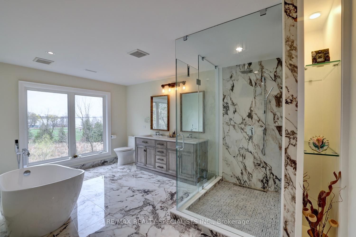 1301 Gatehouse Drive Property Photo 29