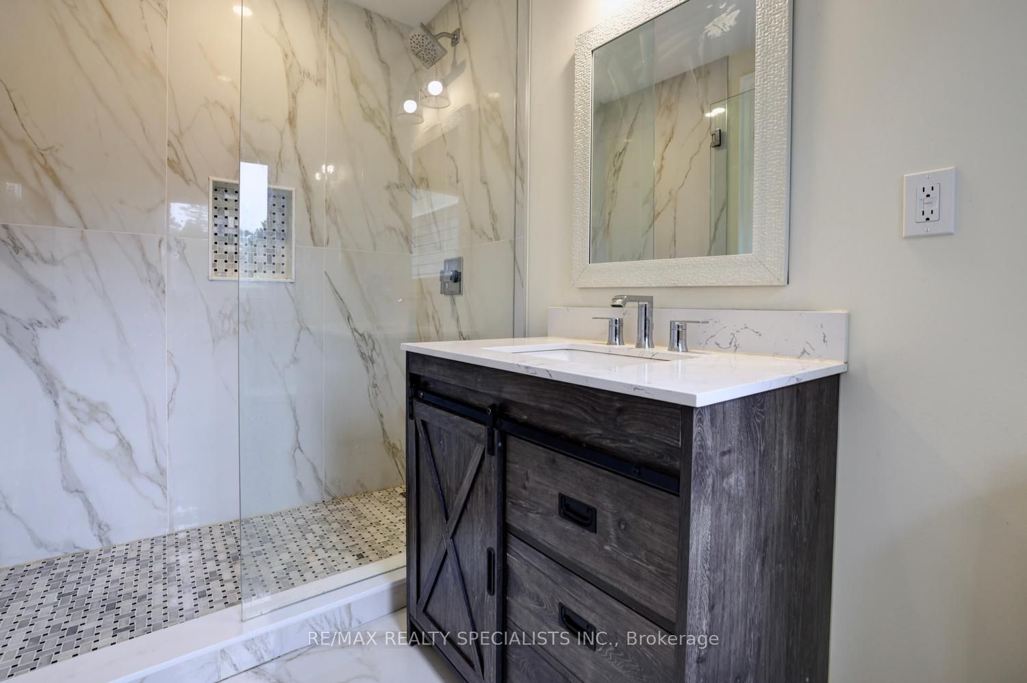1301 Gatehouse Drive Property Photo 32