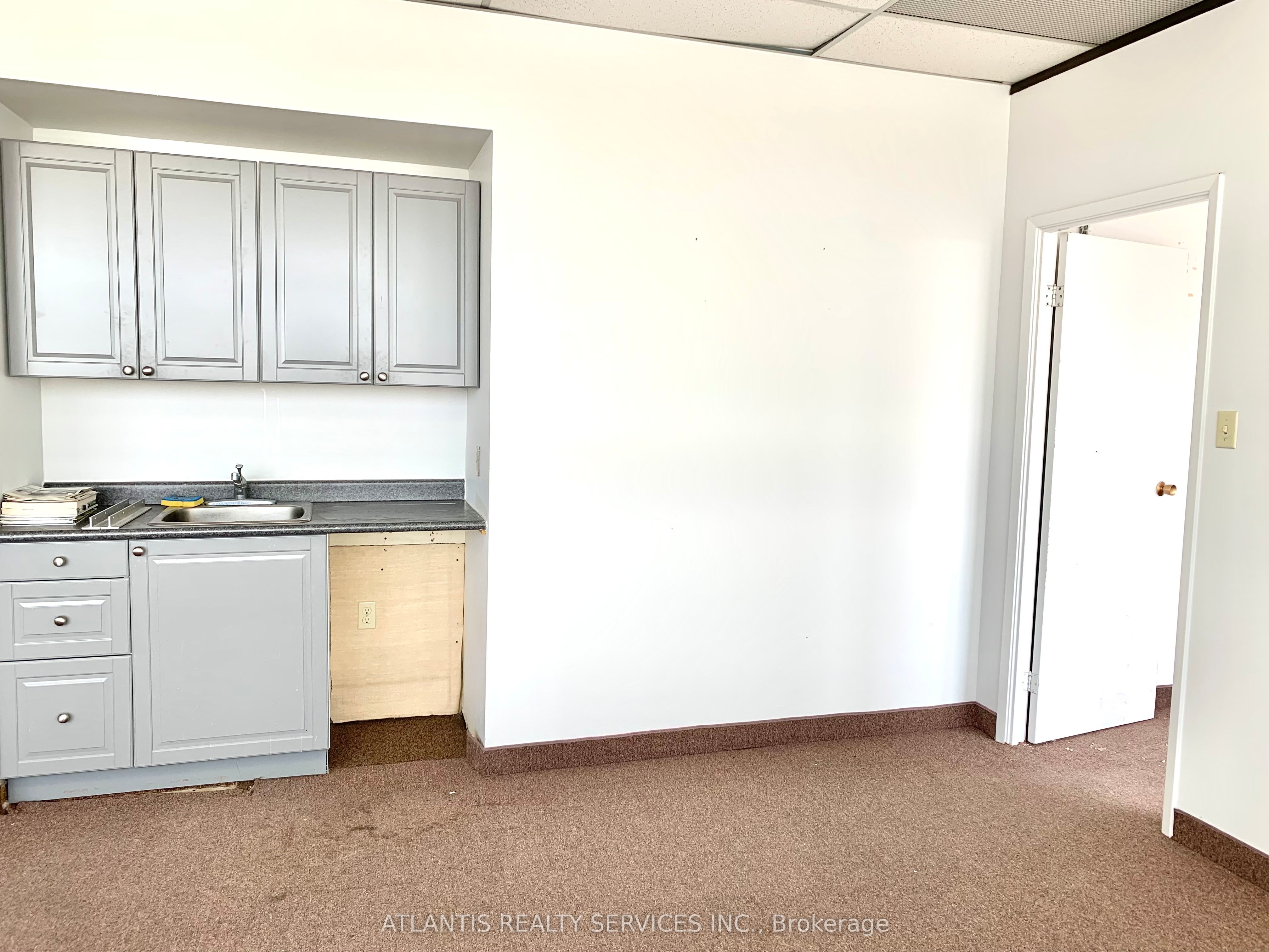 1351 Matheson Boulevard E #23 Property Photo 4