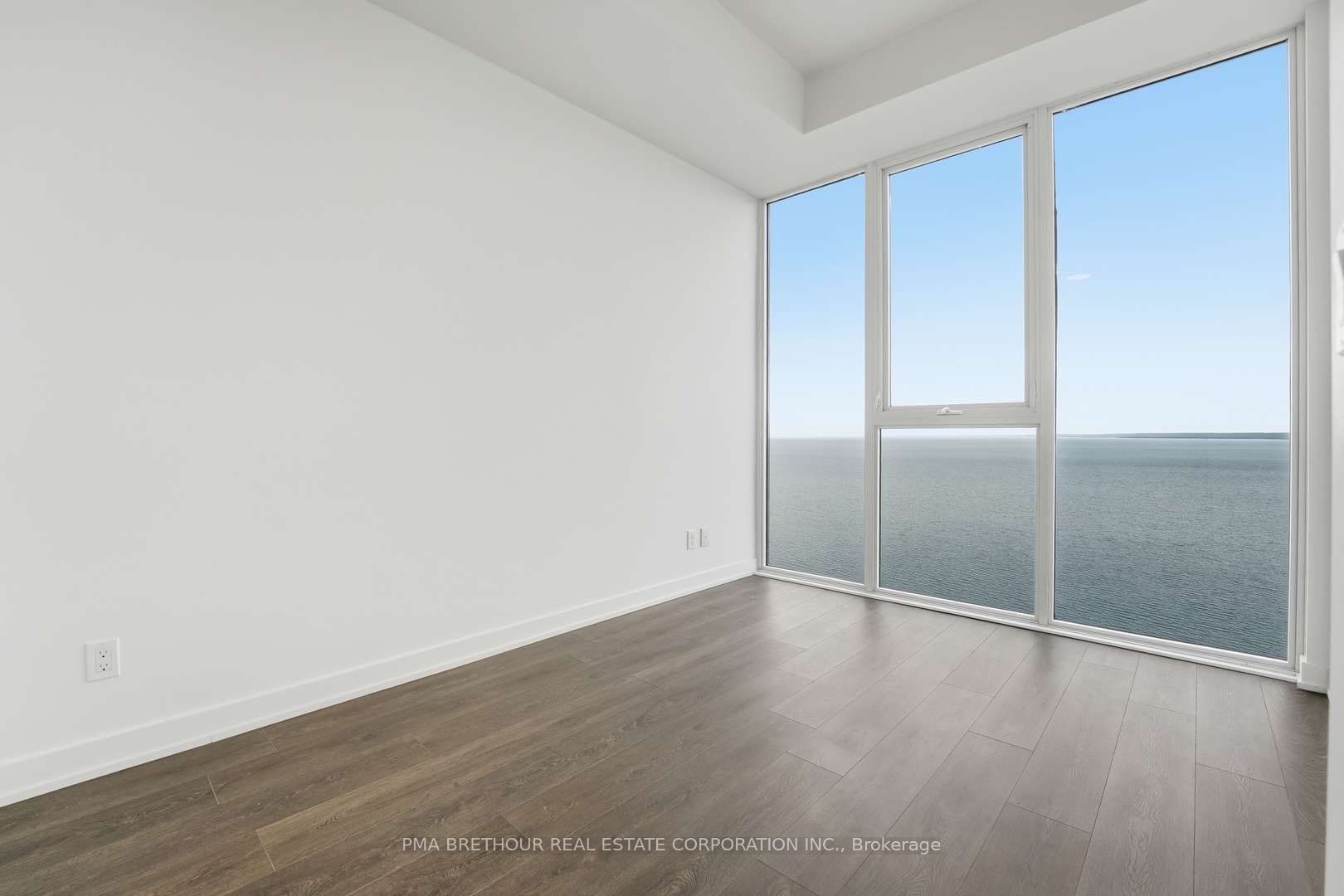 370 Martha Street 2603 Property Photo 7