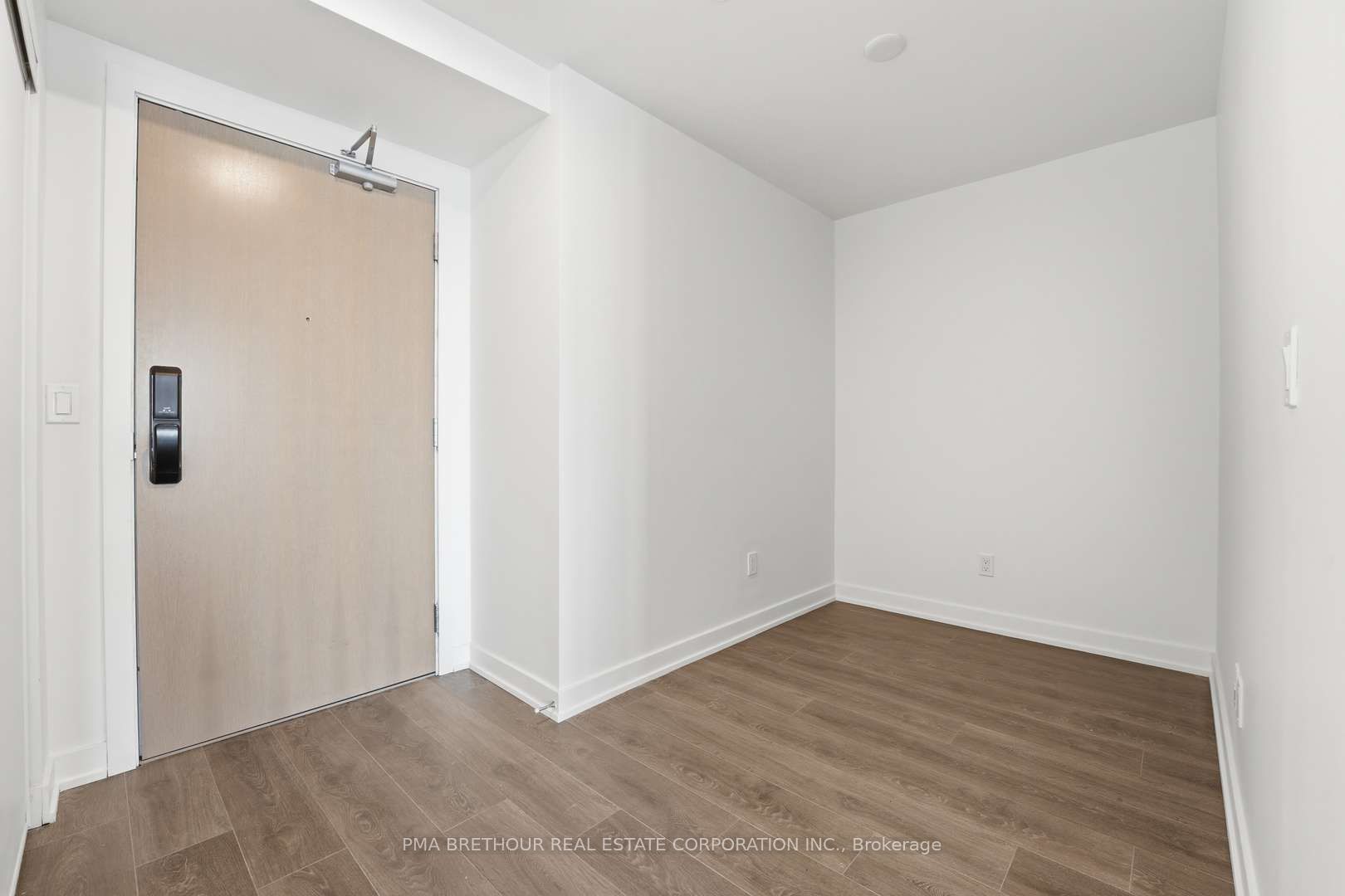 370 Martha Street 2603 Property Photo 16