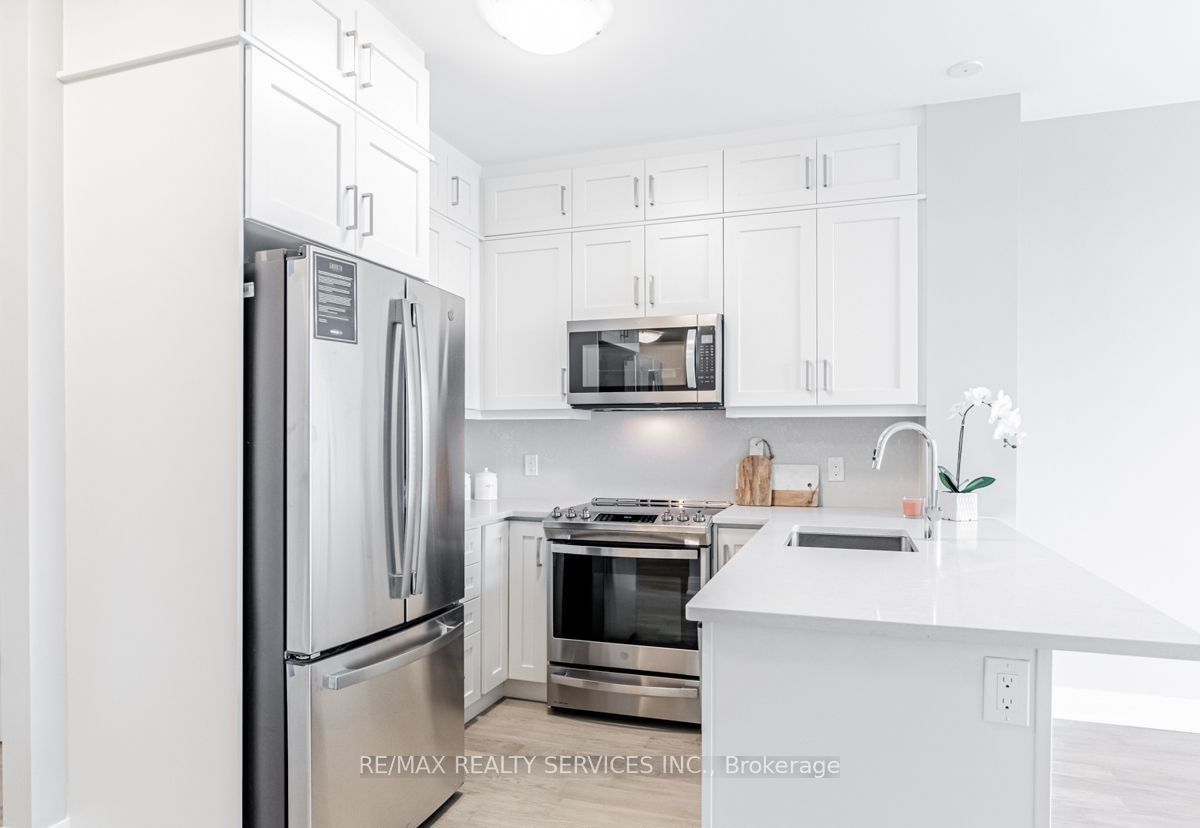 50 Kaitting Trail W 403 Property Photo 1