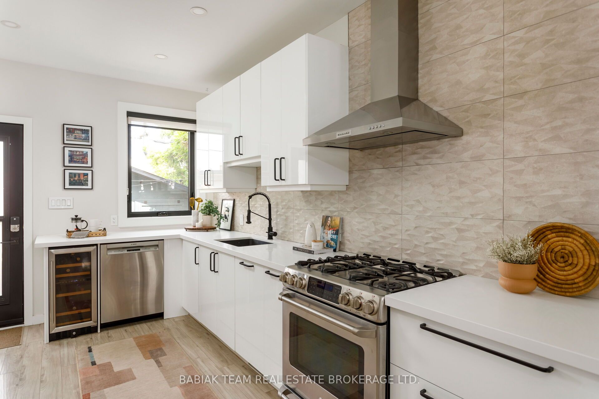 497 Keele Street Property Photo 16