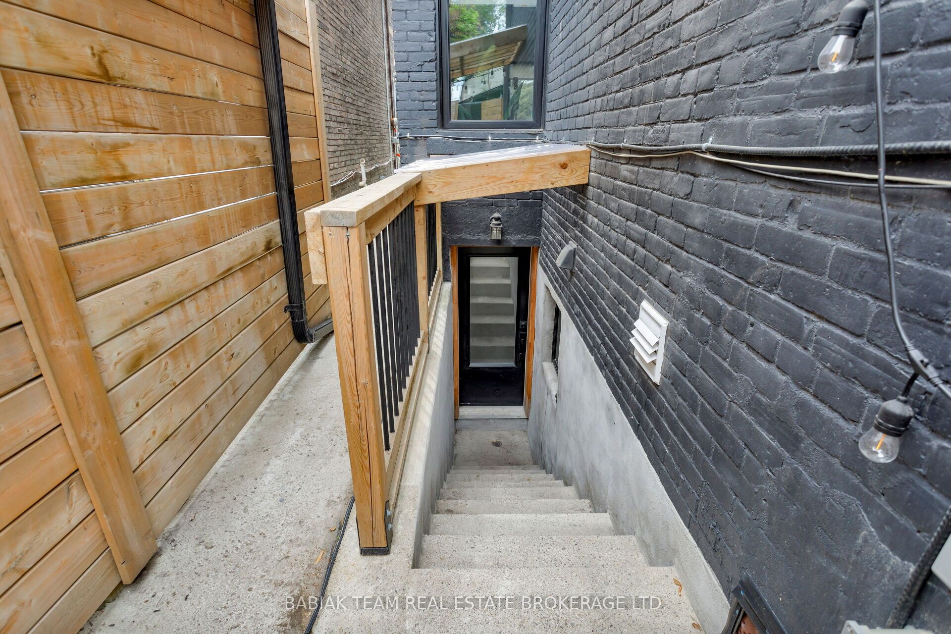 497 Keele Street Property Photo 45