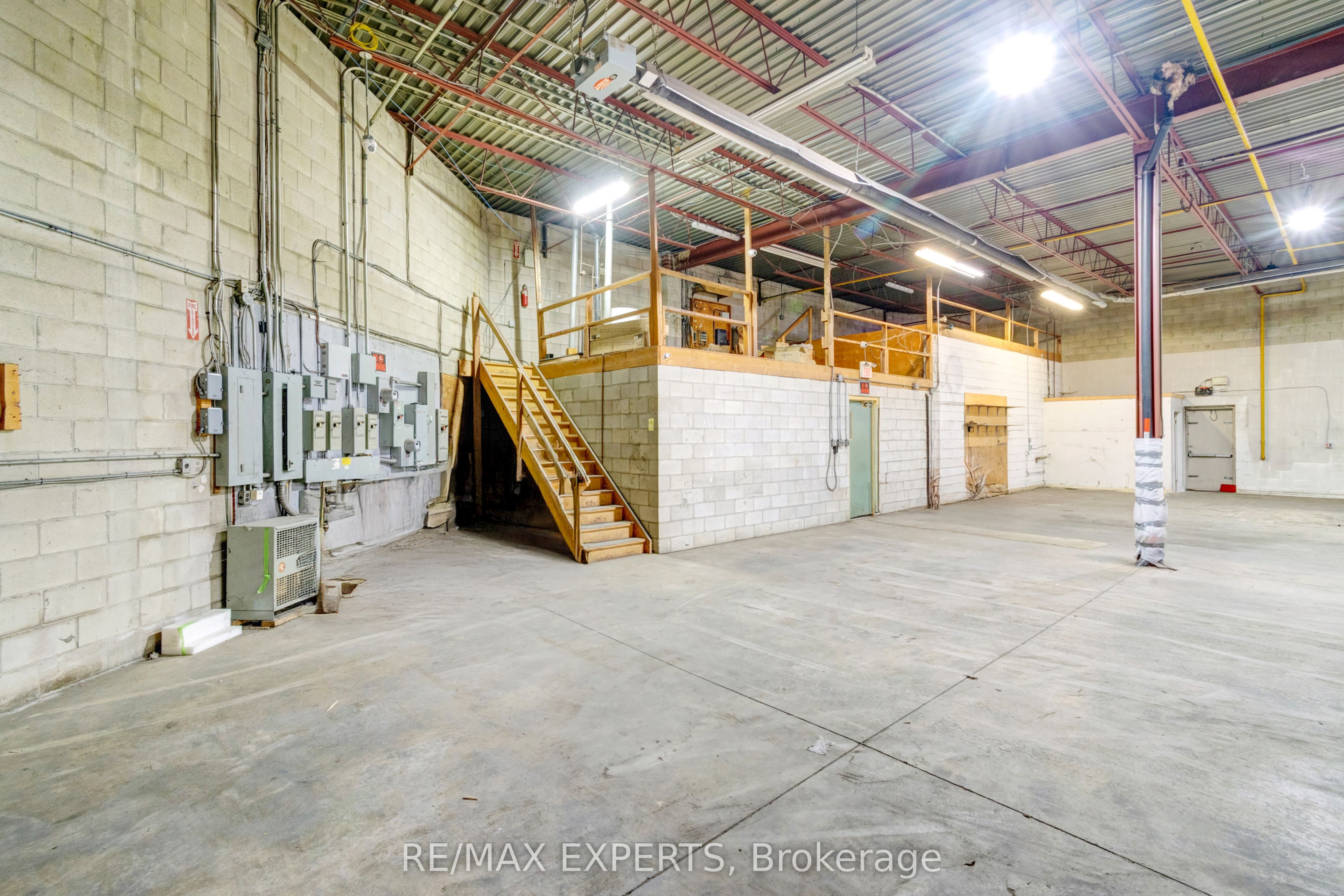 135 Watline Avenue Property Photo 19
