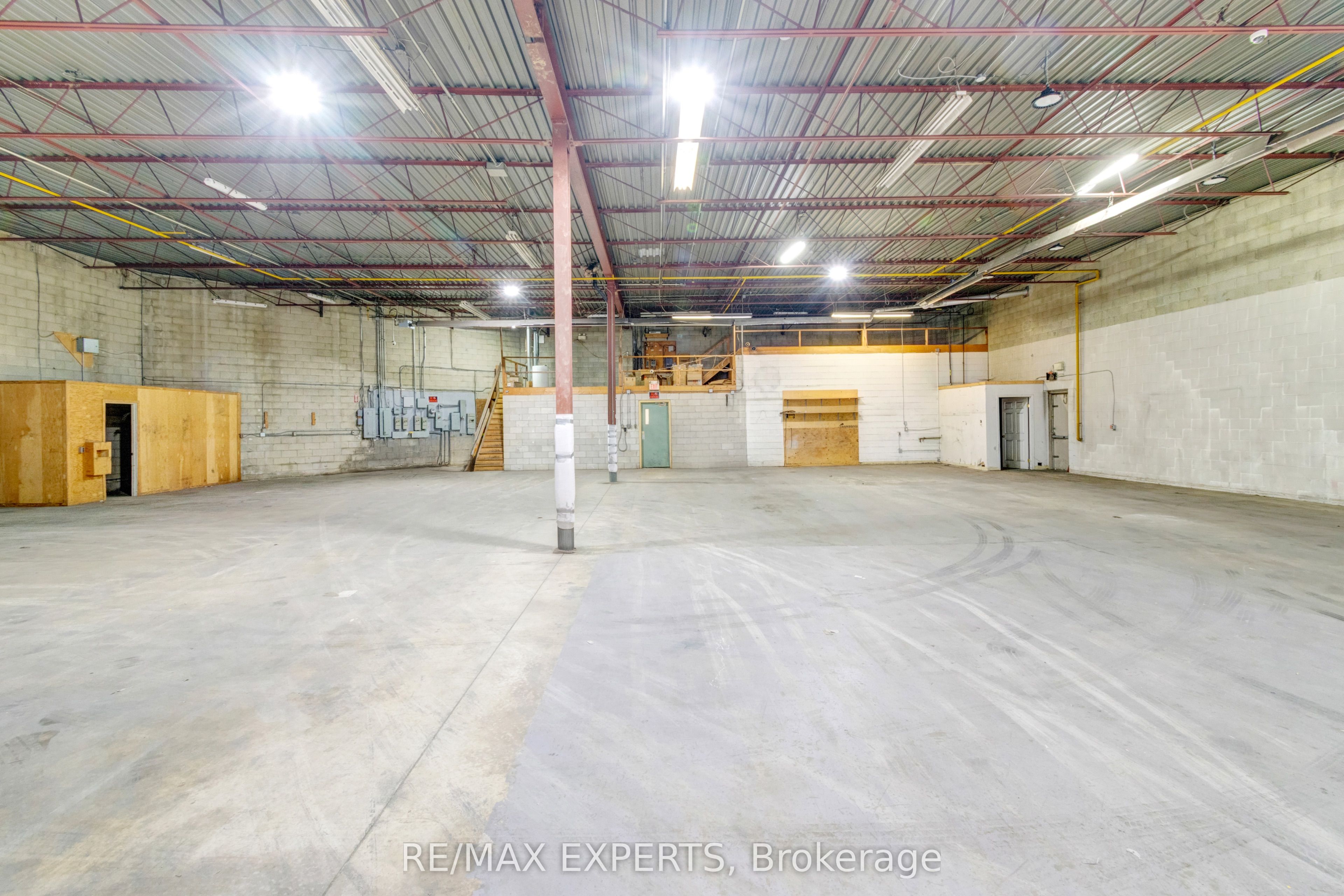 135 Watline Avenue Property Photo 23