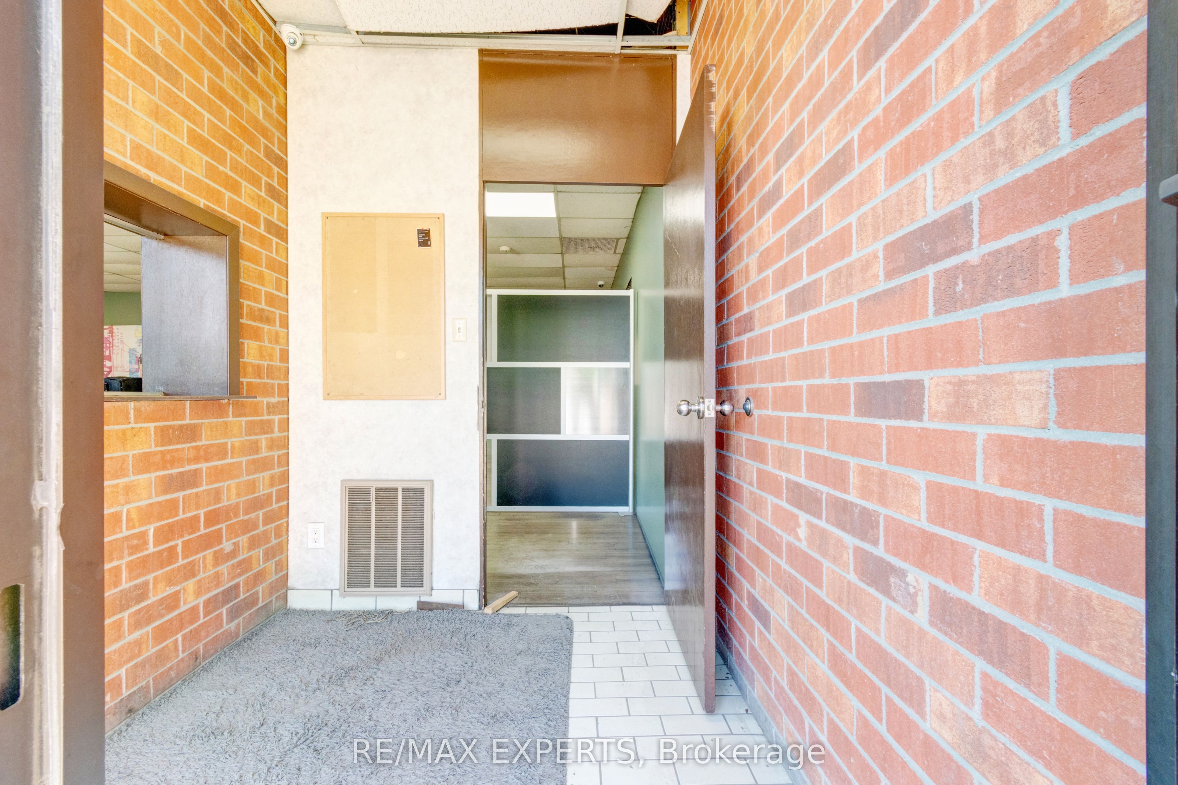 135 Watline Avenue Property Photo 25