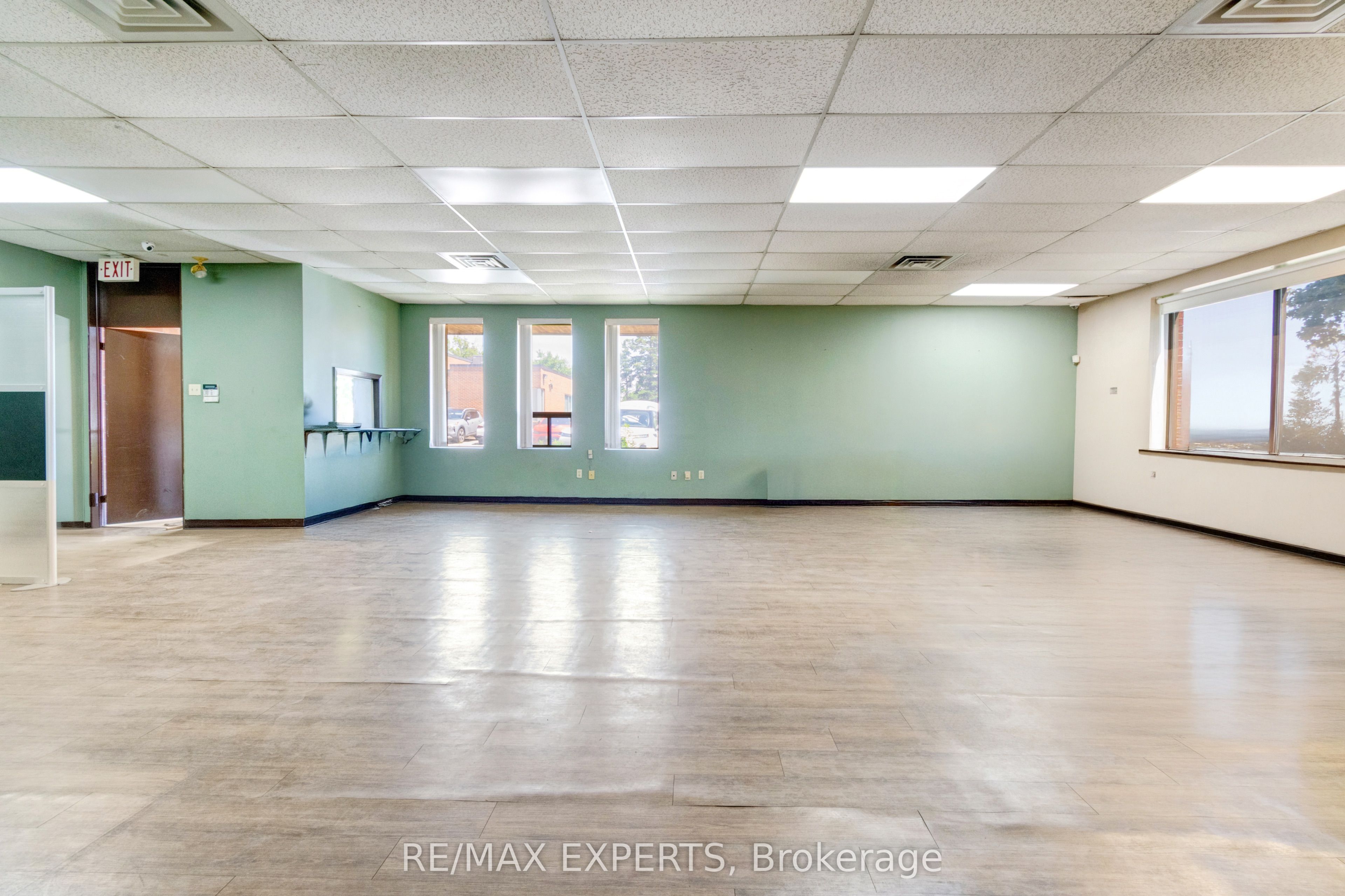 135 Watline Avenue Property Photo 27