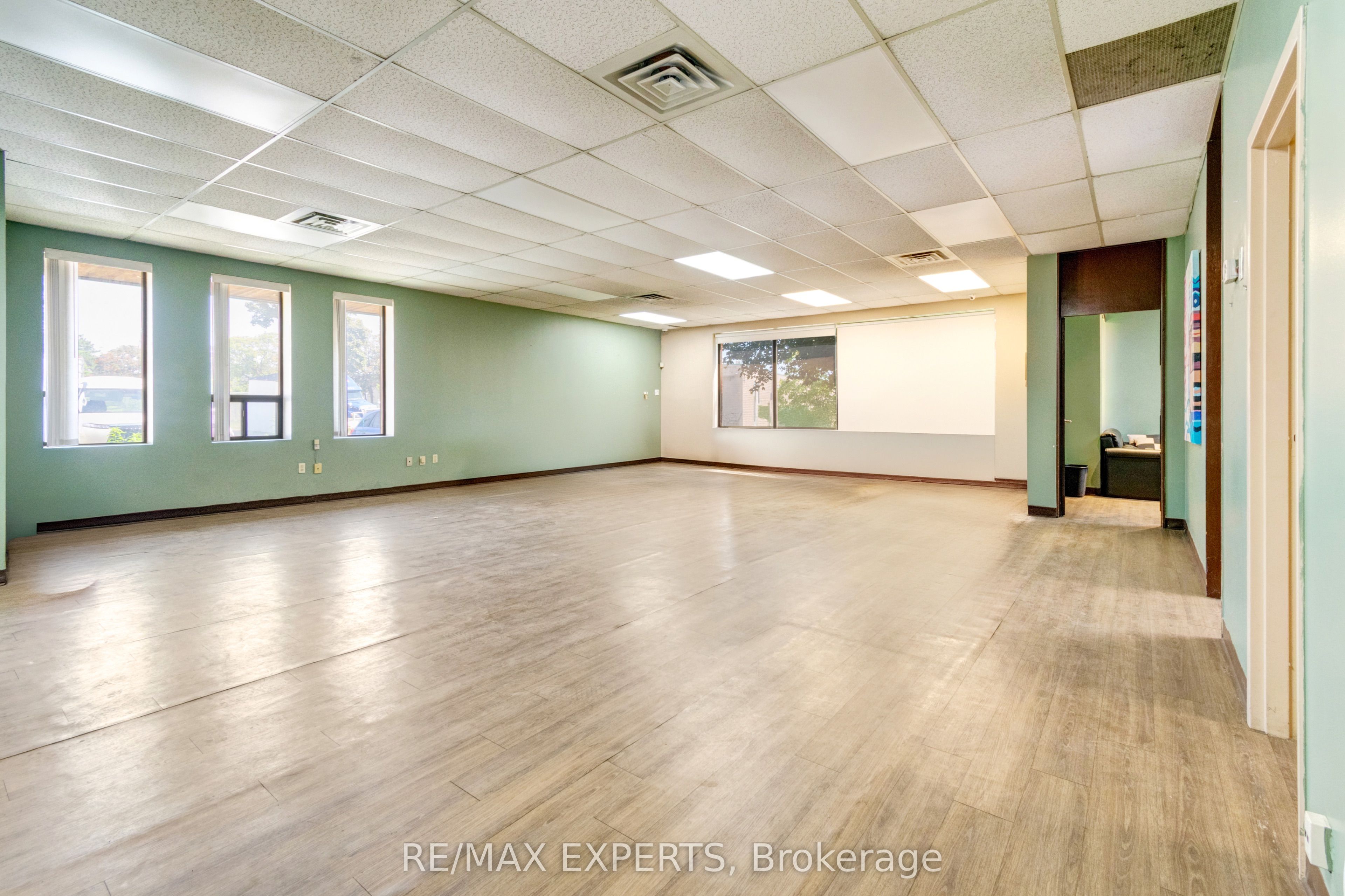 135 Watline Avenue Property Photo 28