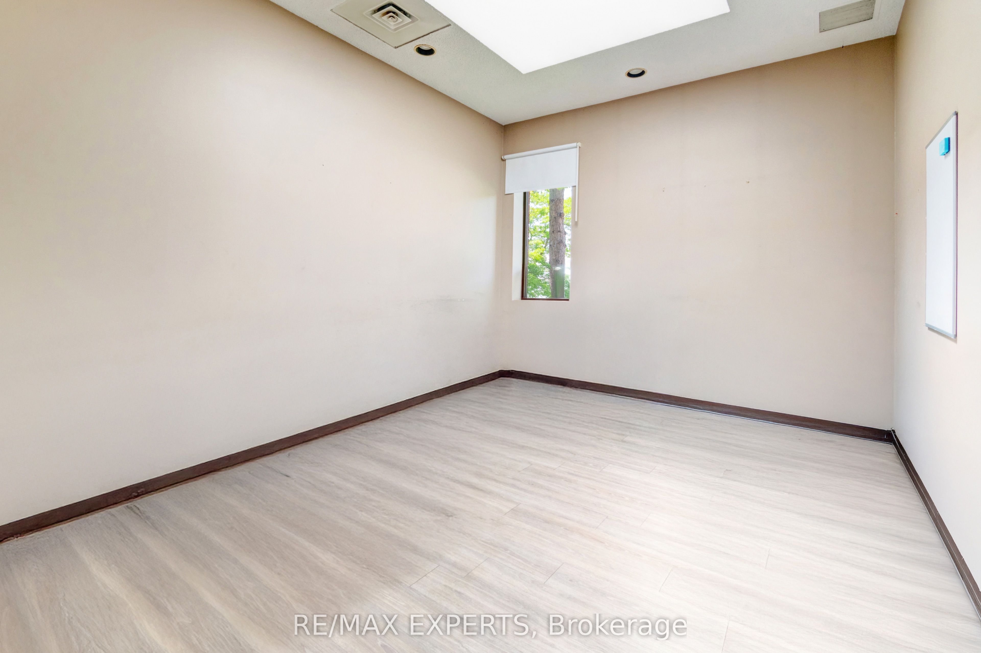 135 Watline Avenue Property Photo 29