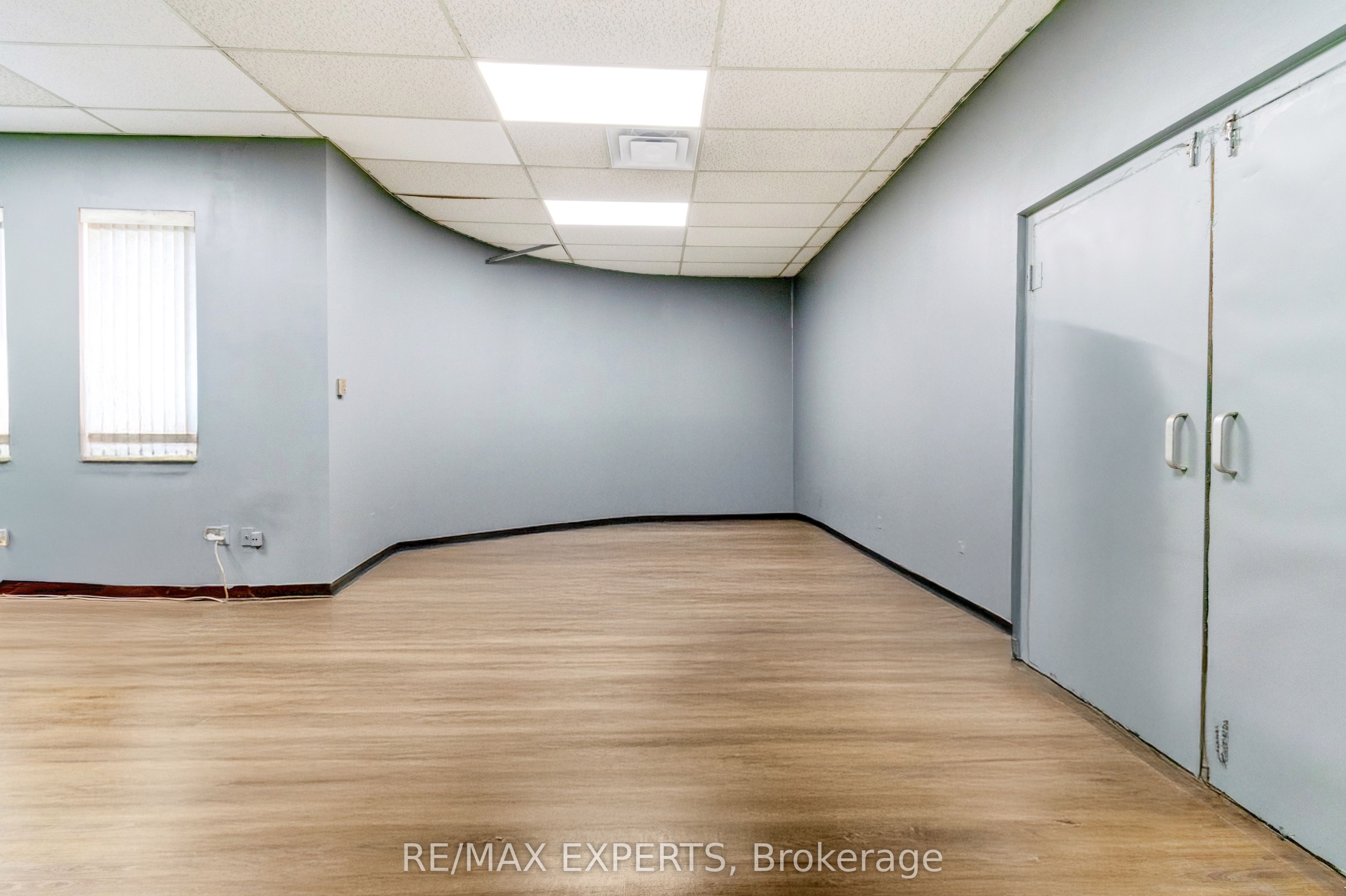 135 Watline Avenue Property Photo 34