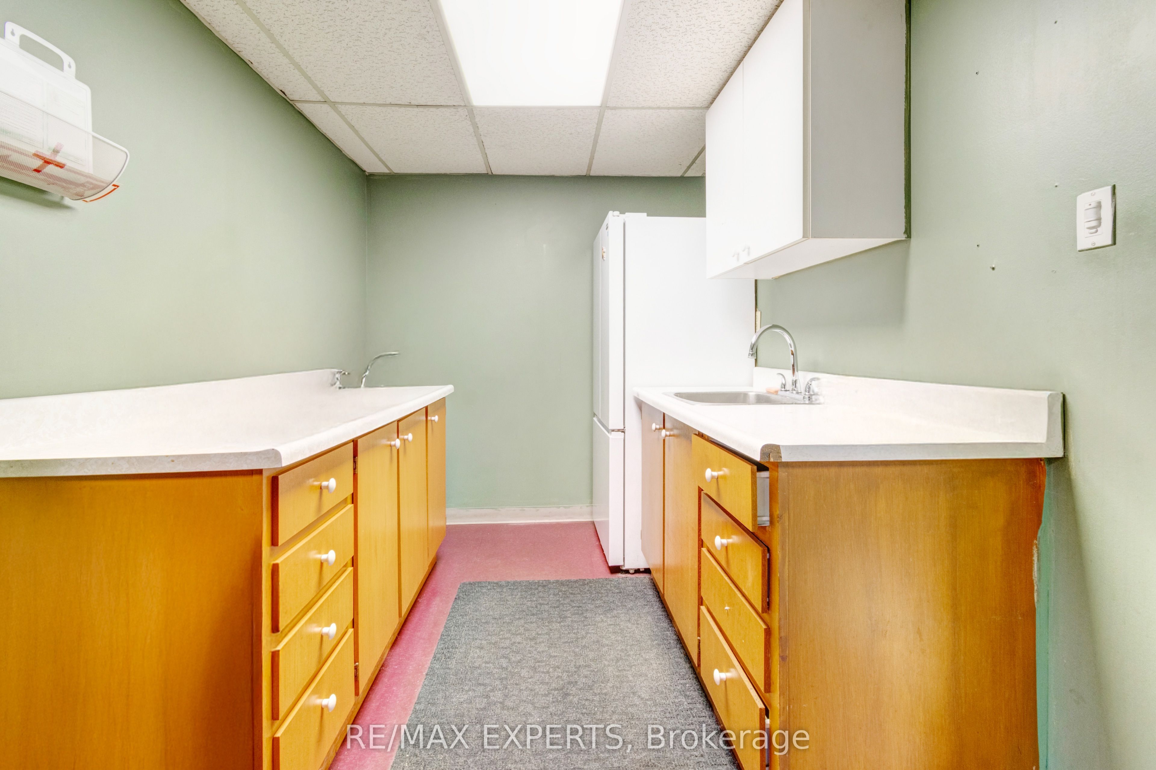 135 Watline Avenue Property Photo 37