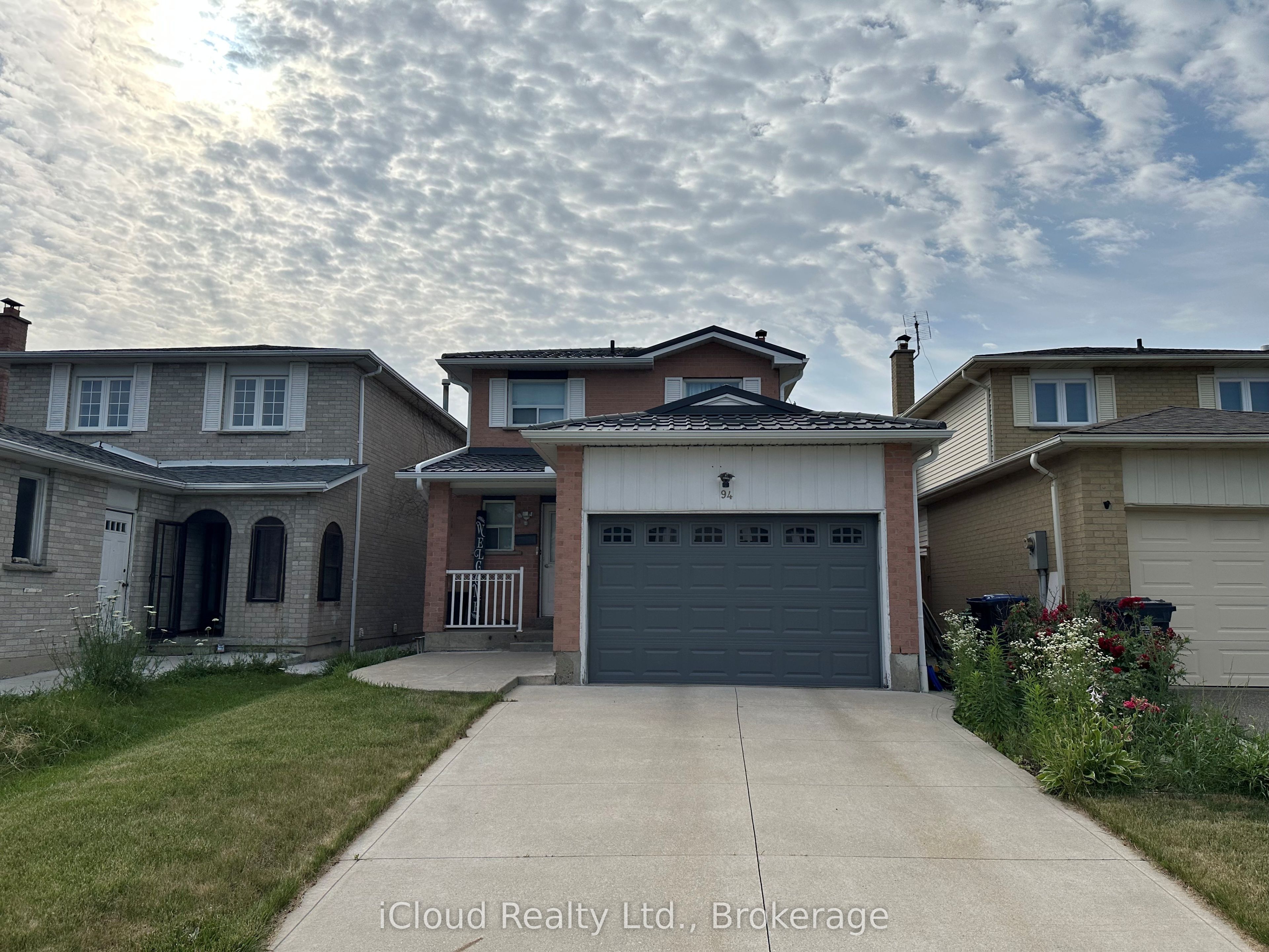 94 Newbridge Crescent Property Photo 1