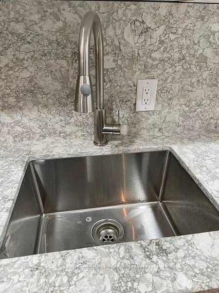 2194 St Clair Avenue W Property Photo 4