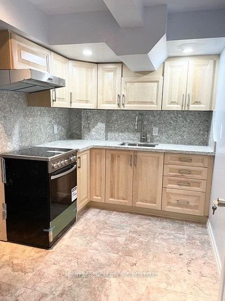 2194 St Clair Avenue W Property Photo 5