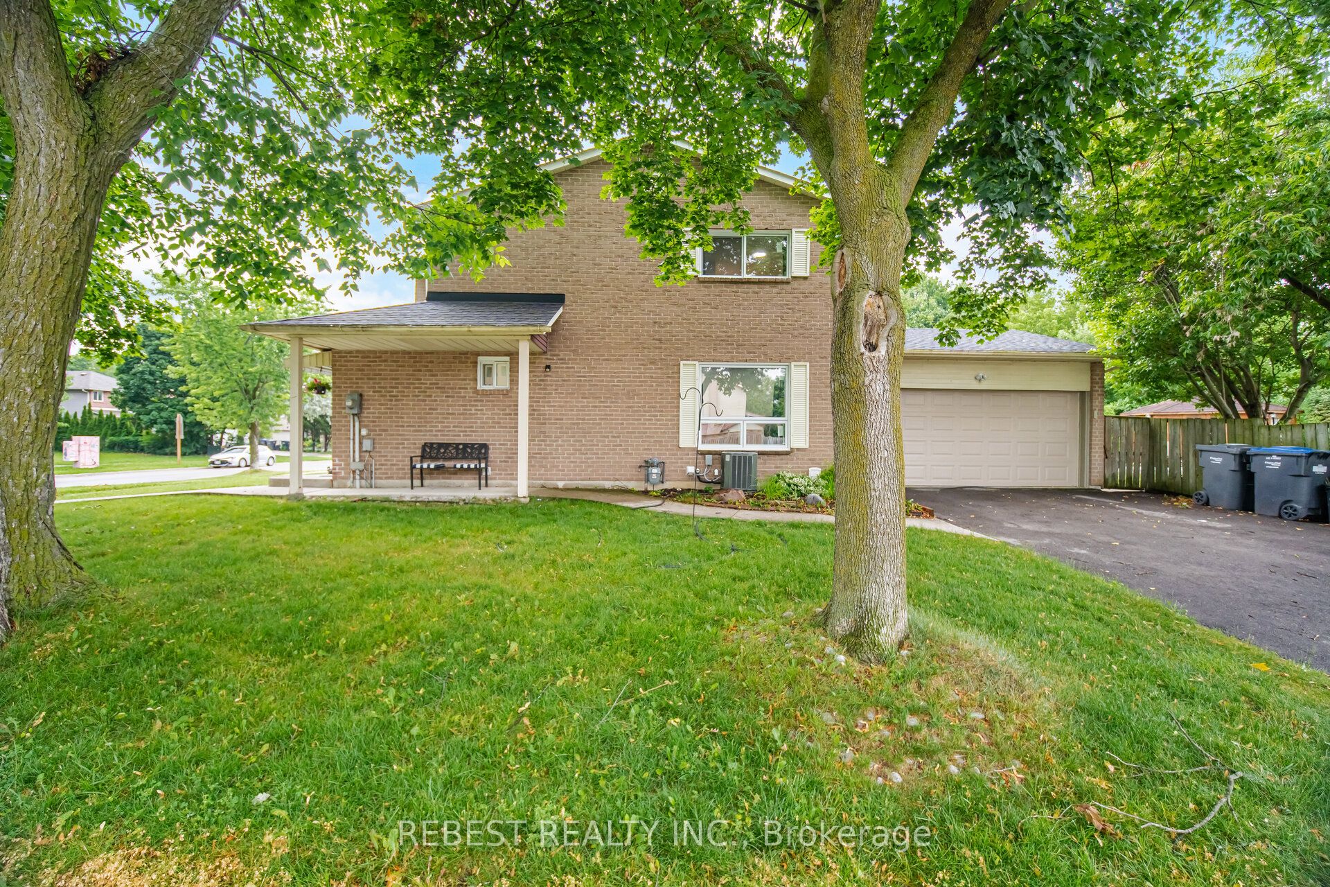 3120 Mccarron Crescent Property Photo 3