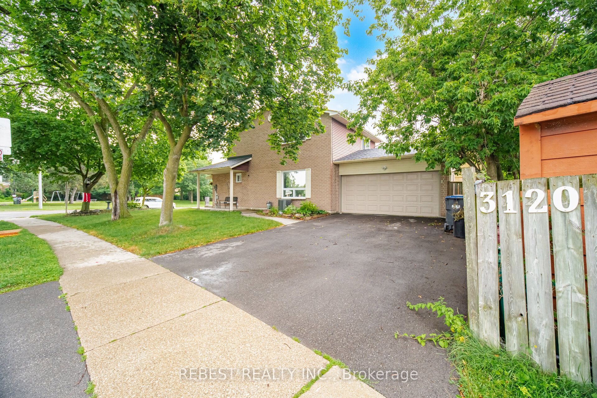 3120 Mccarron Crescent Property Photo 4