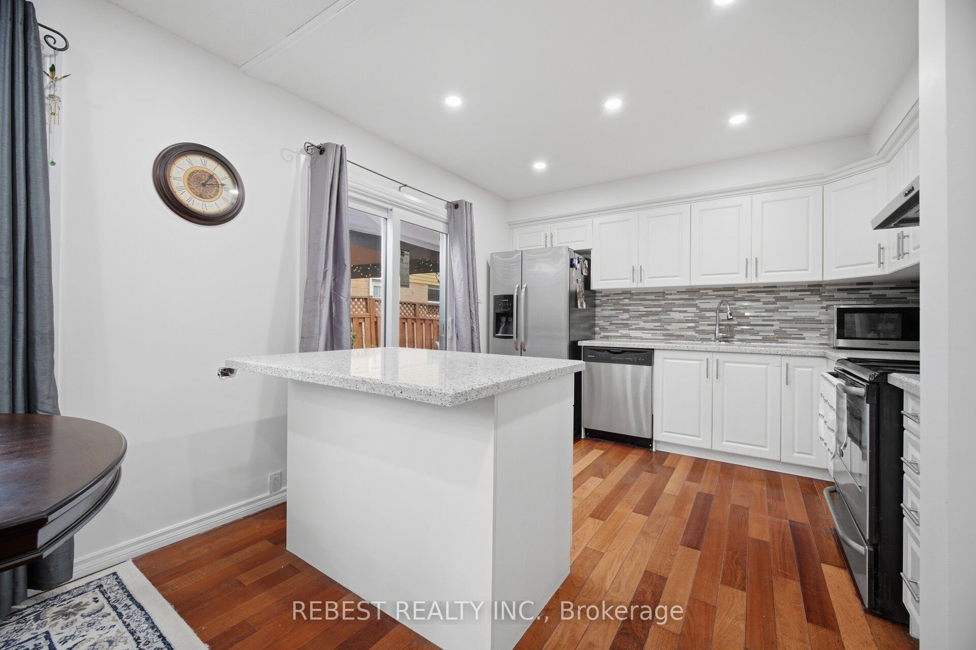 3120 Mccarron Crescent Property Photo 10