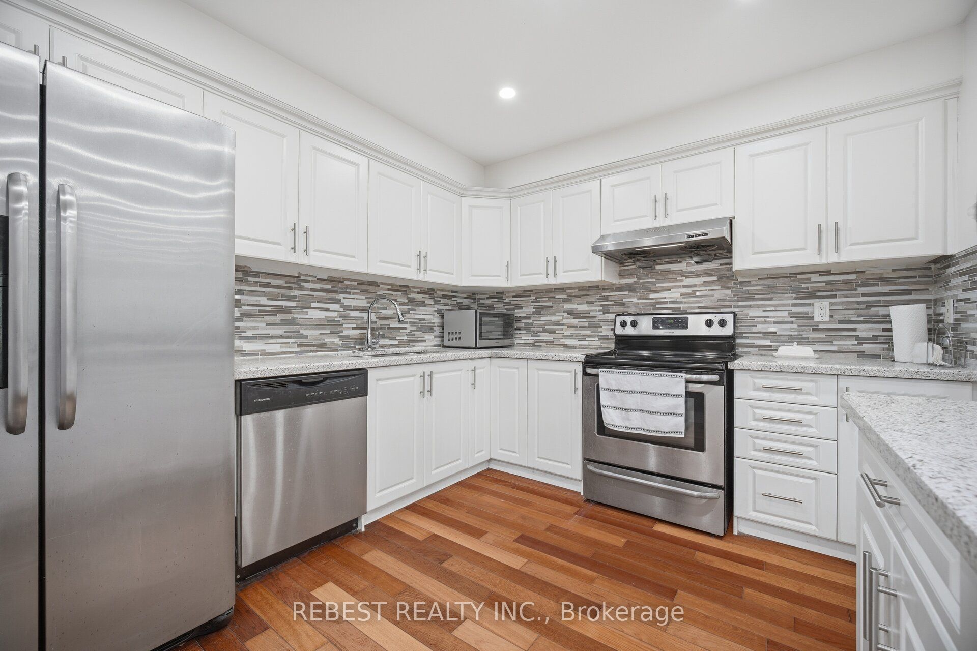 3120 Mccarron Crescent Property Photo 12