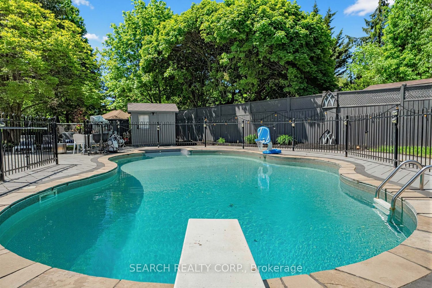 1421 Watersedge Road Property Photo 4