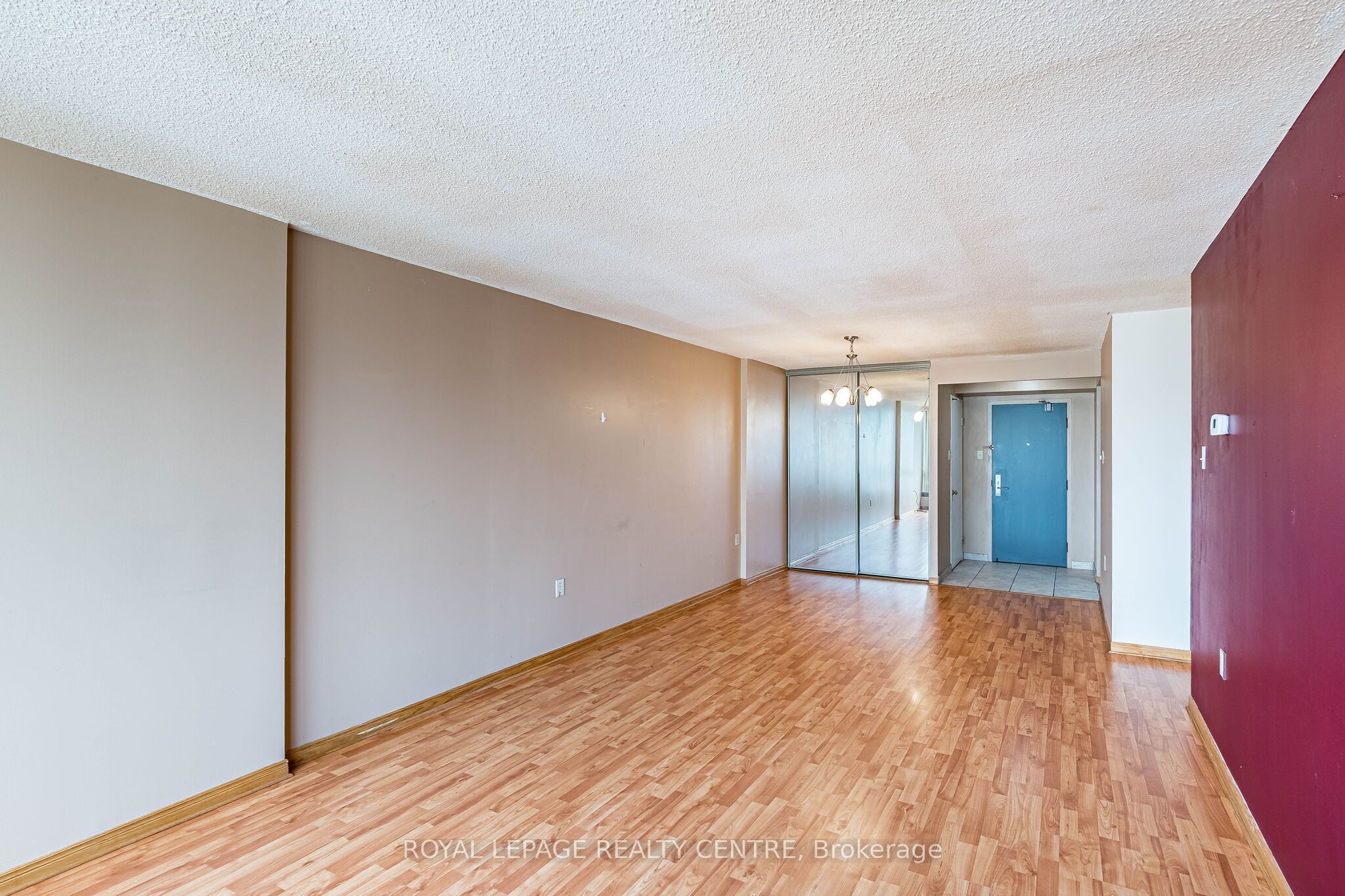 25 Fairview Road W 807 Property Photo 14