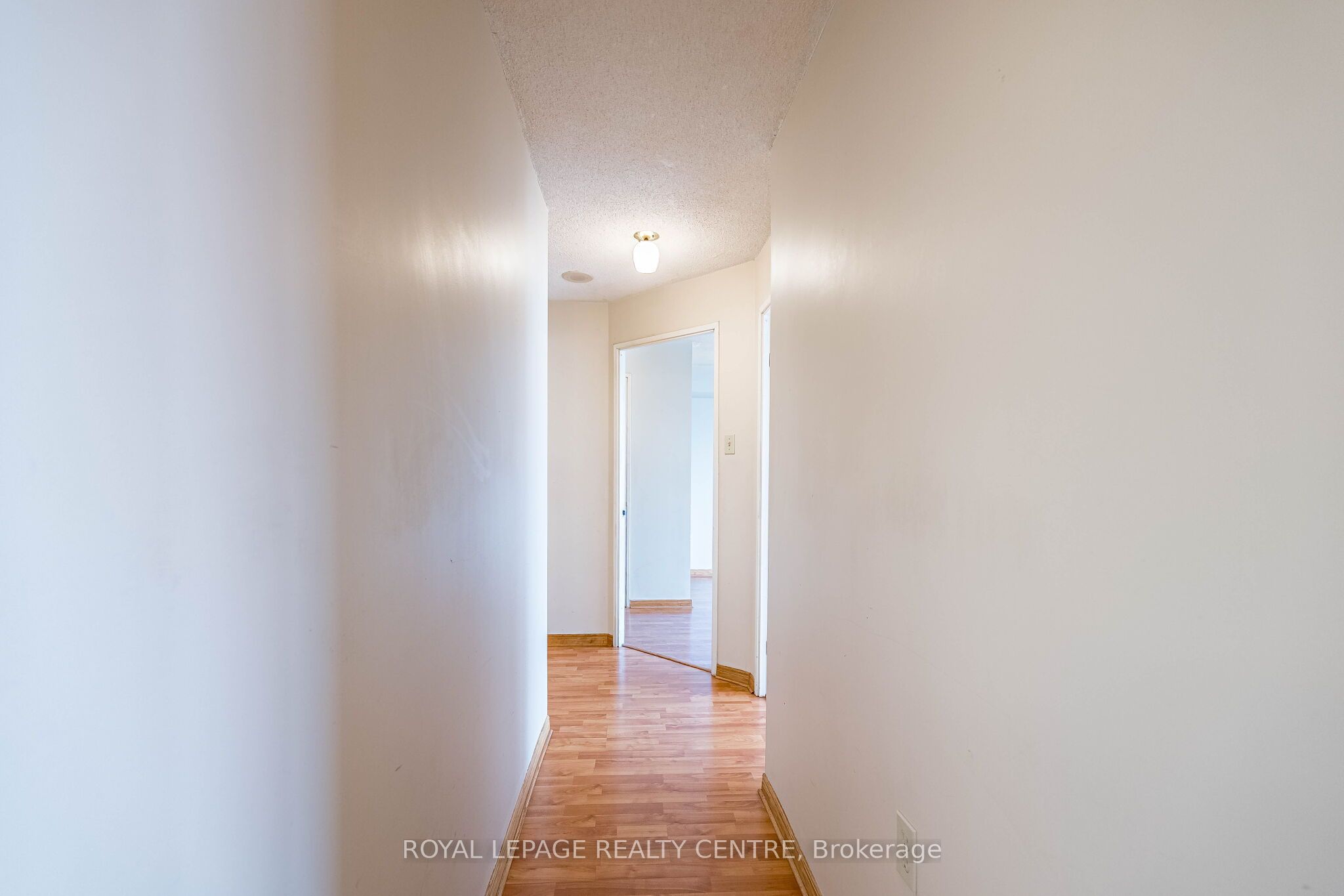25 Fairview Road W 807 Property Photo 23
