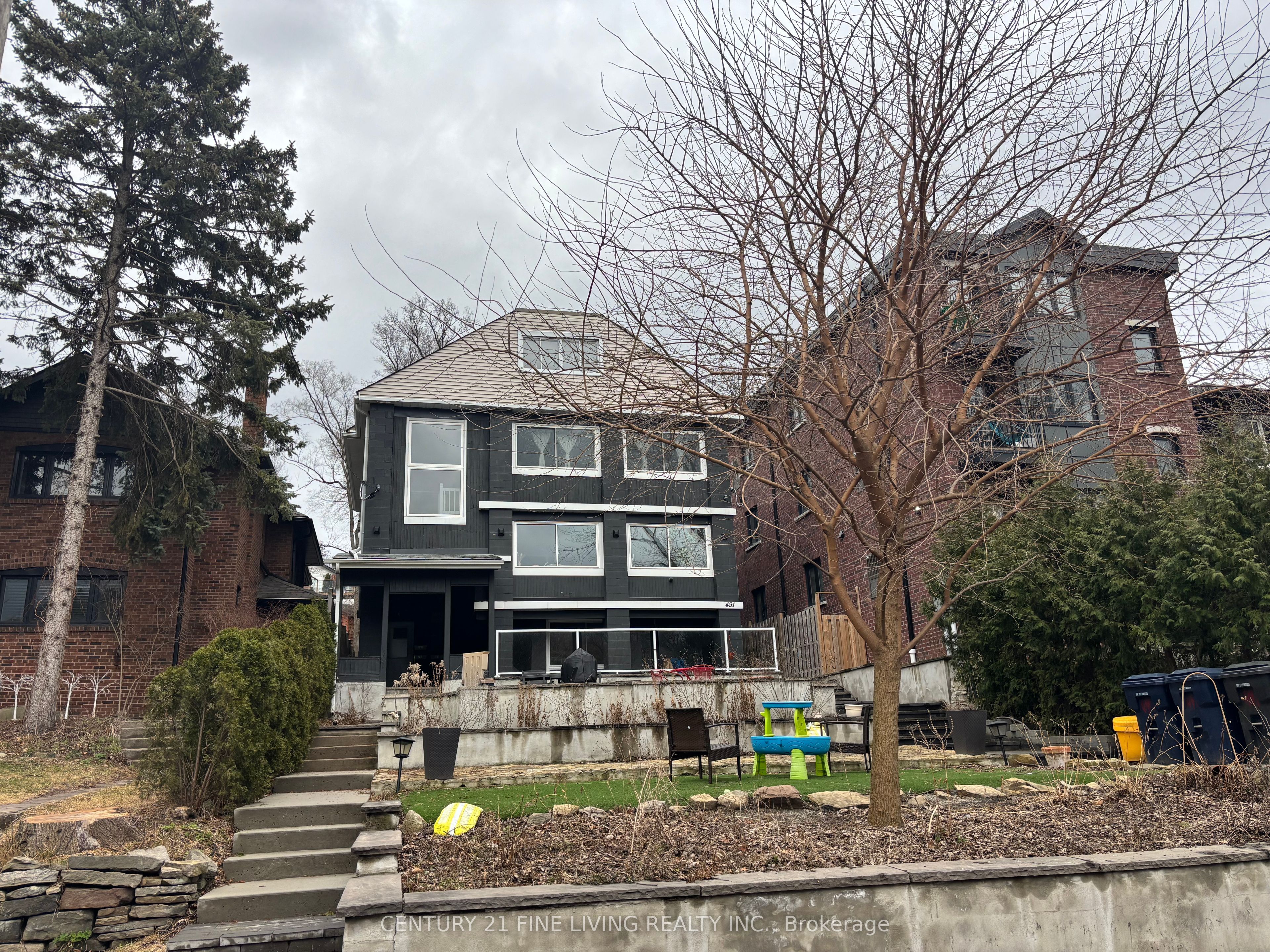 491 Parkside Drive Property Photo 1