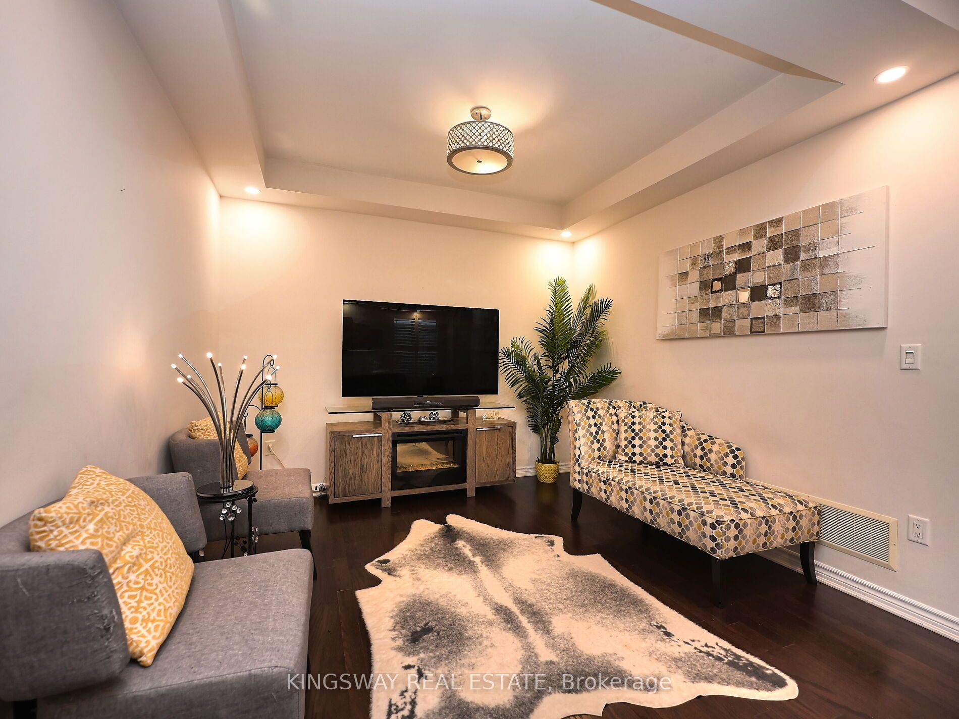 620 Langholm Street Property Photo 10