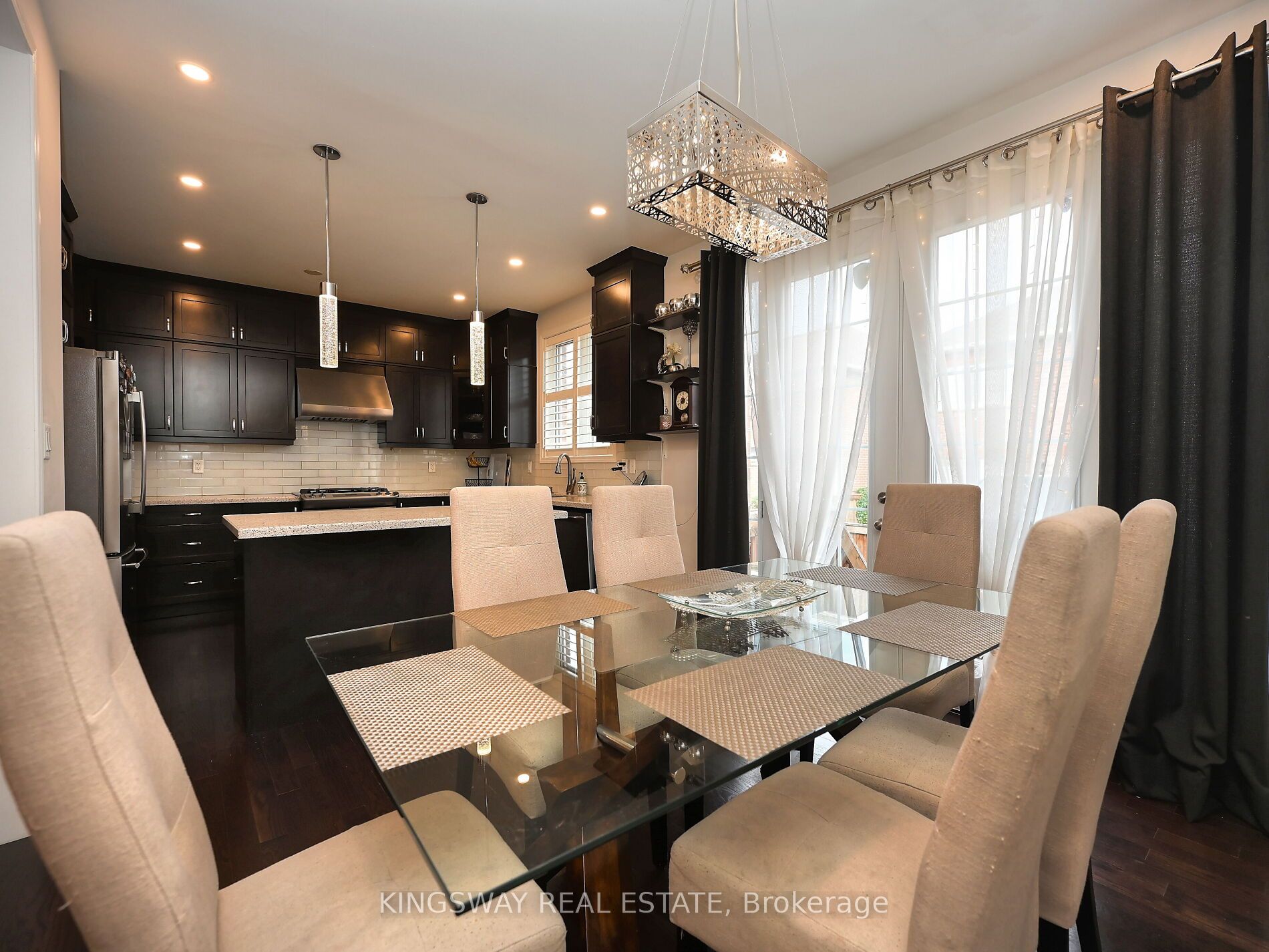 620 Langholm Street Property Photo 12